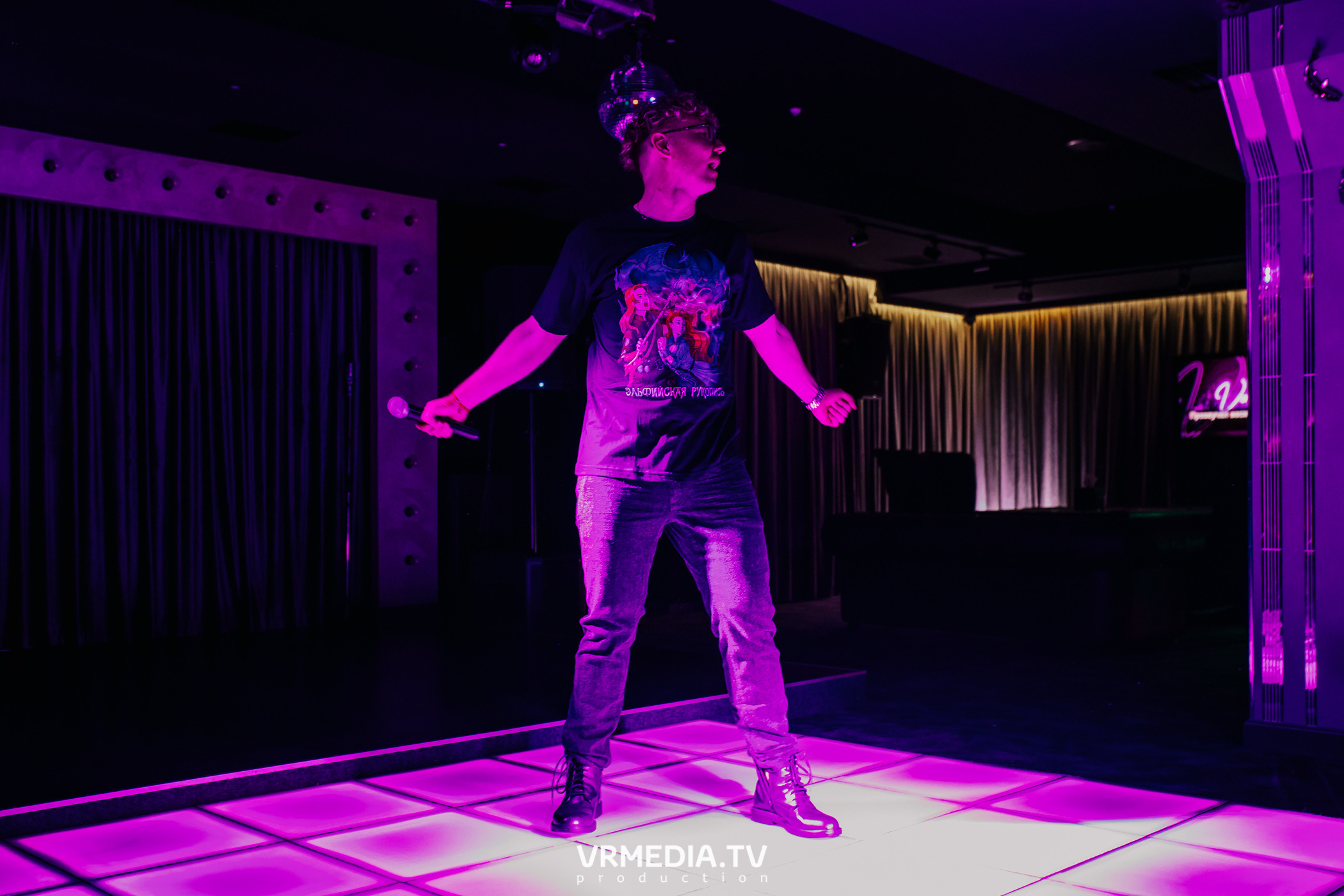 Русский рок в караоке-баре «Volna»