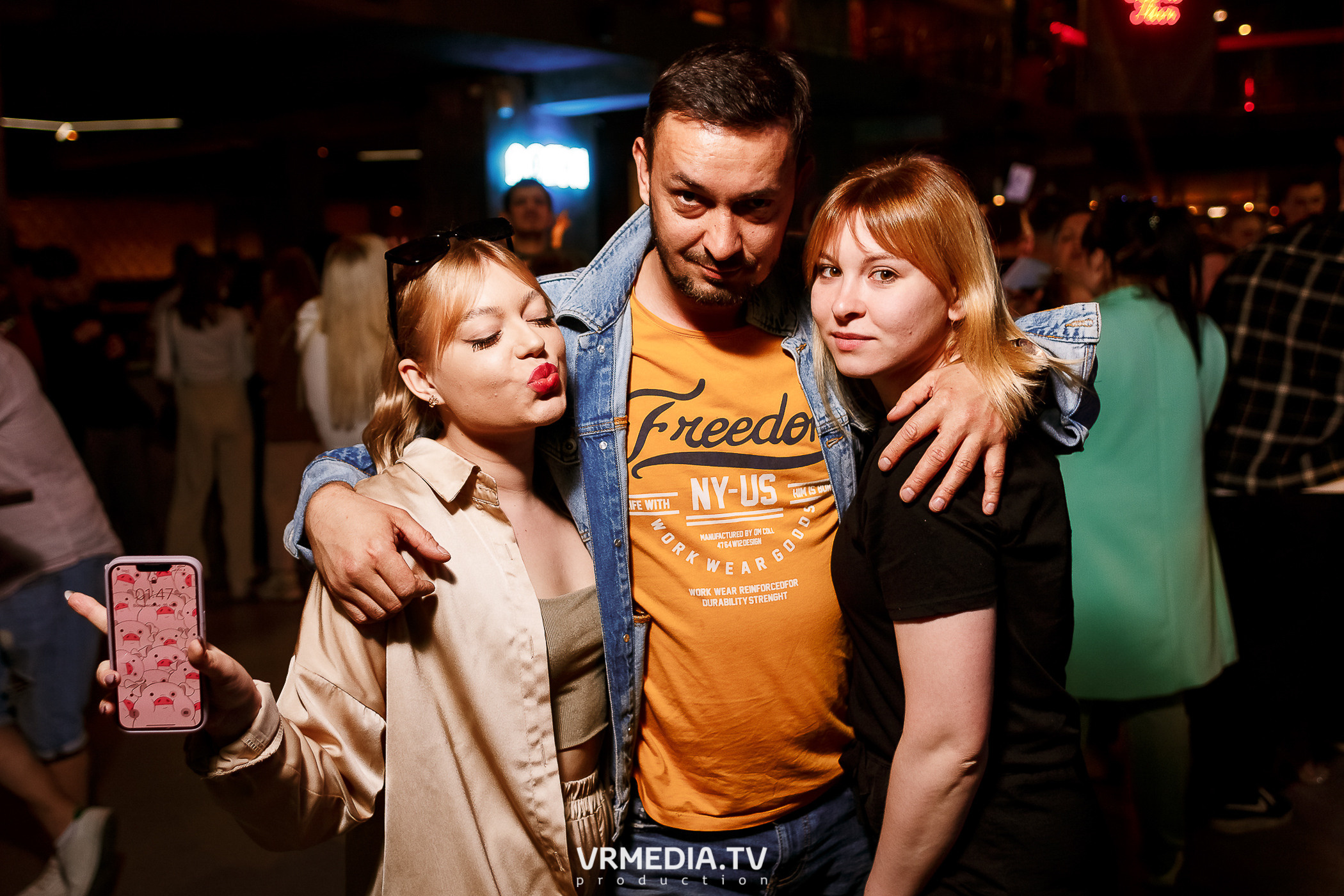 Выходные в баре «DOSKI»