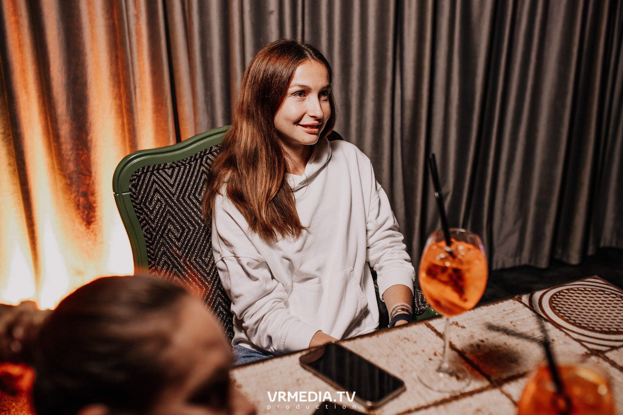 Пятничная вечеринка в караоке-баре «Volna»