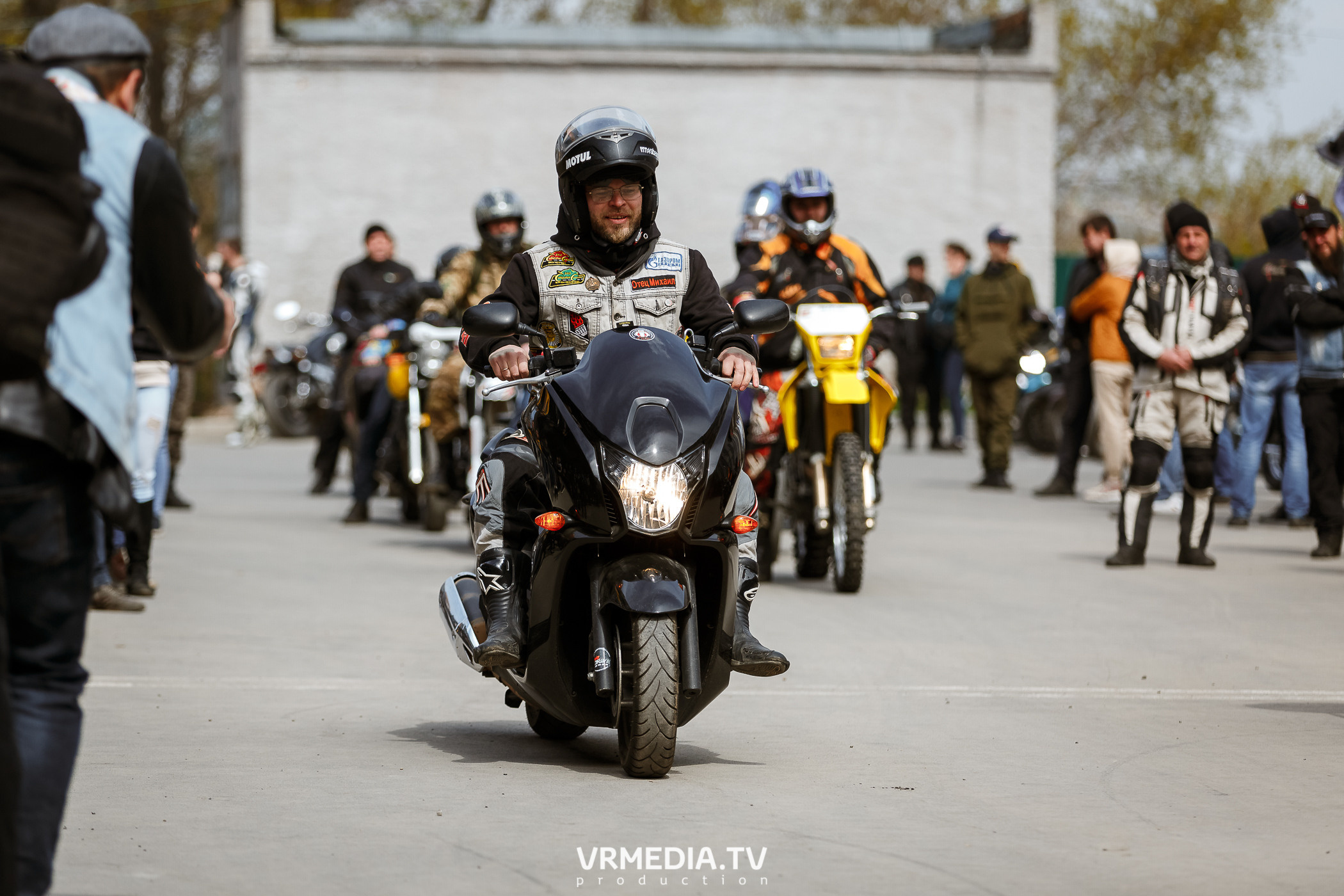 Открытие кемеровского мотосезона в культурном пространстве «Редакция»