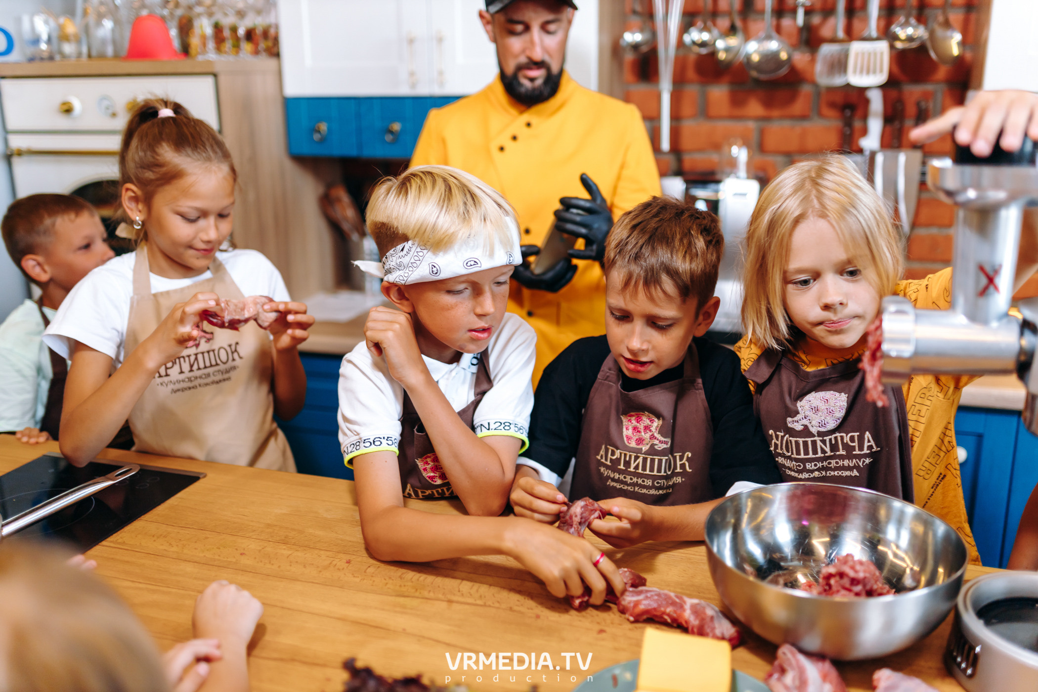 День рождения Артура Калайджяна в кулинарной студии «Артишок»