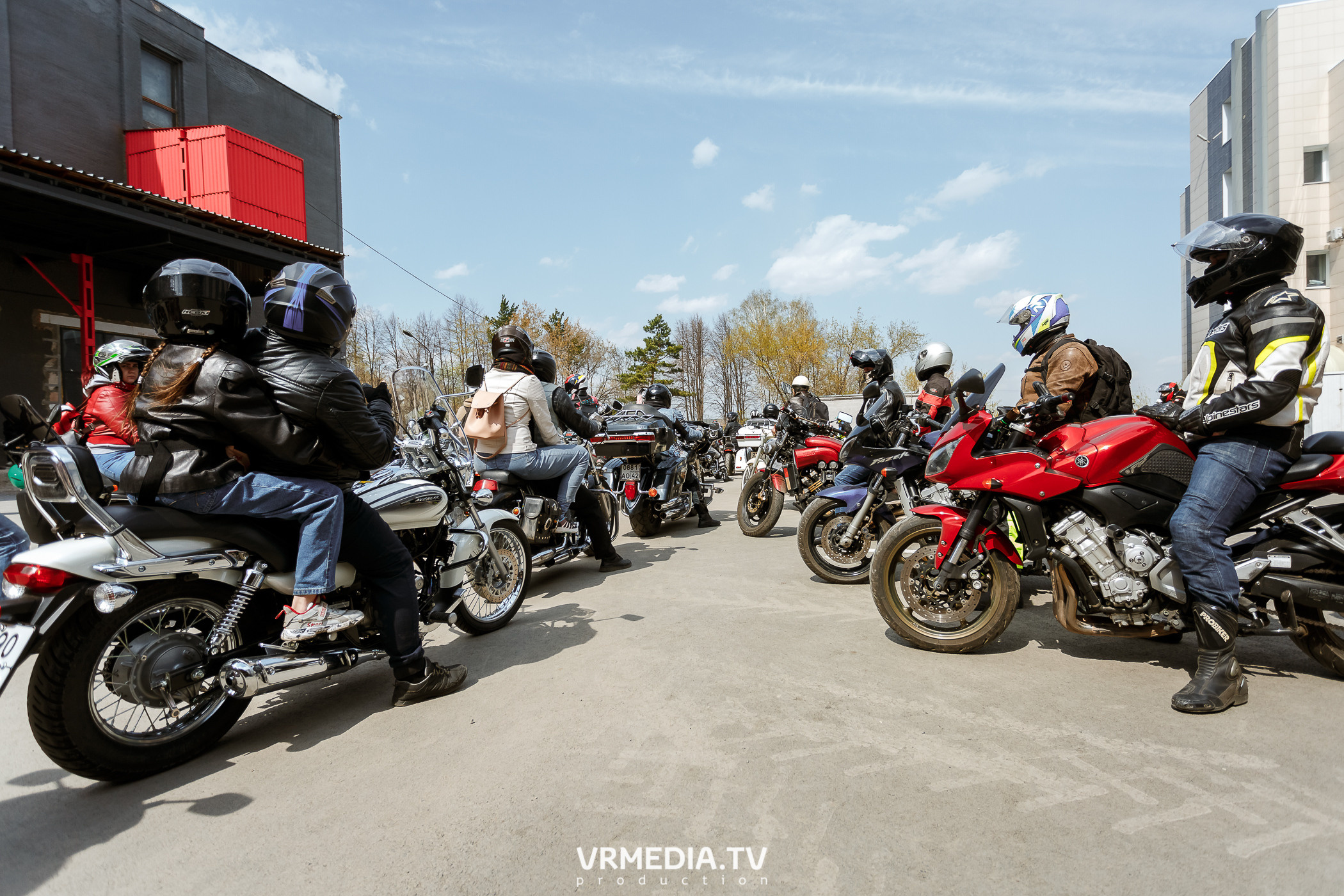 Открытие кемеровского мотосезона в культурном пространстве «Редакция»