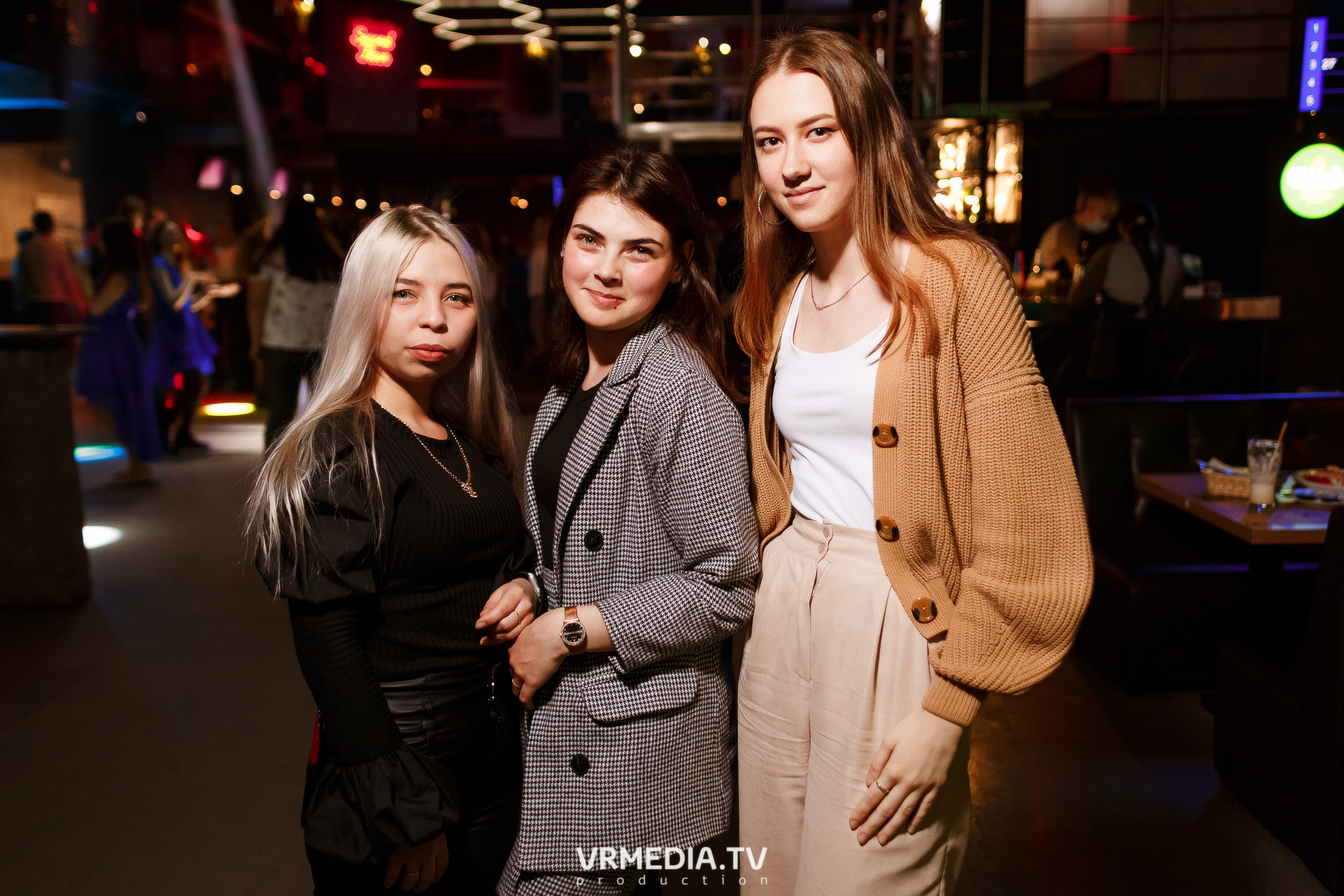 Выходные в баре «DOSKI»