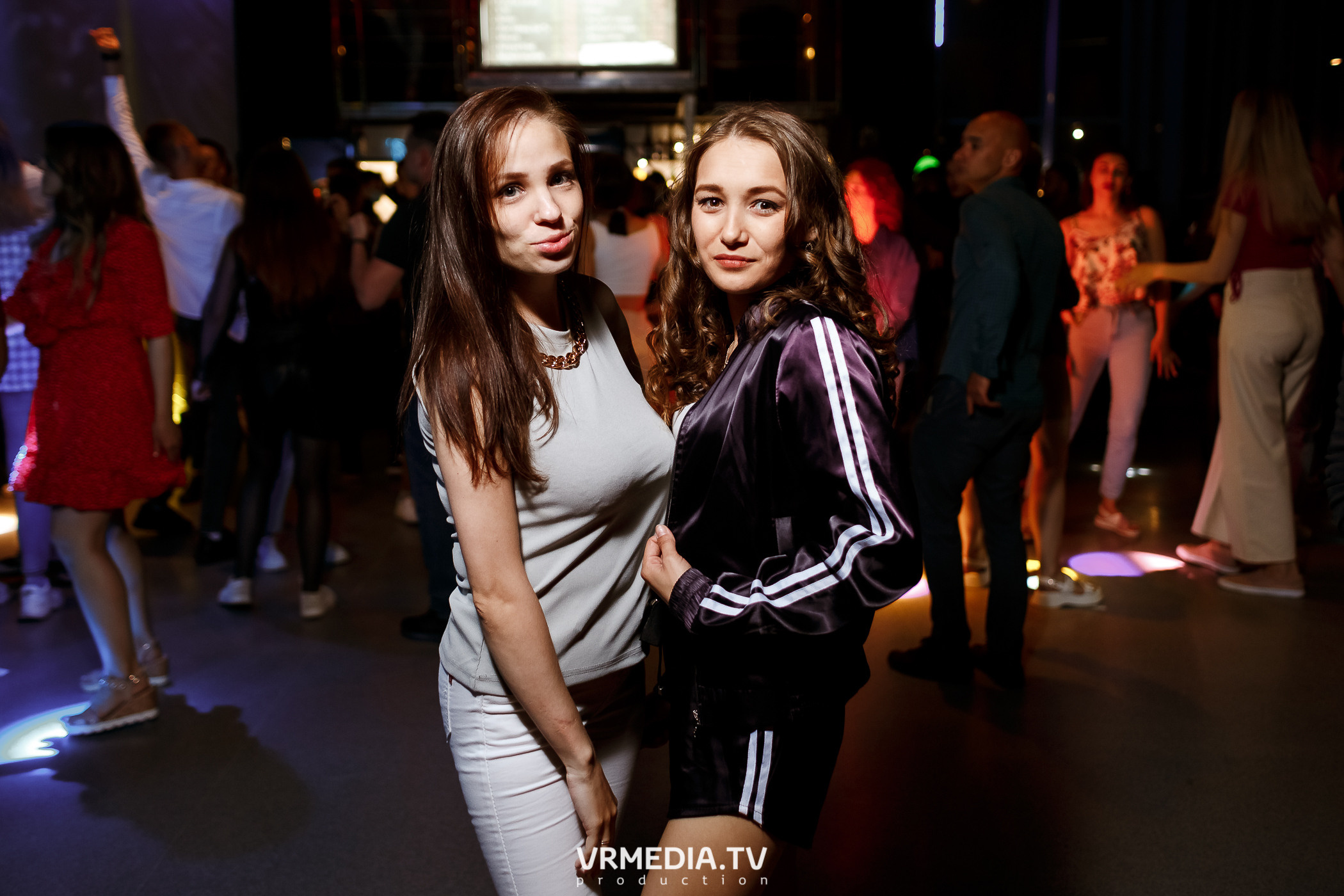 Выходные в баре «DOSKI»