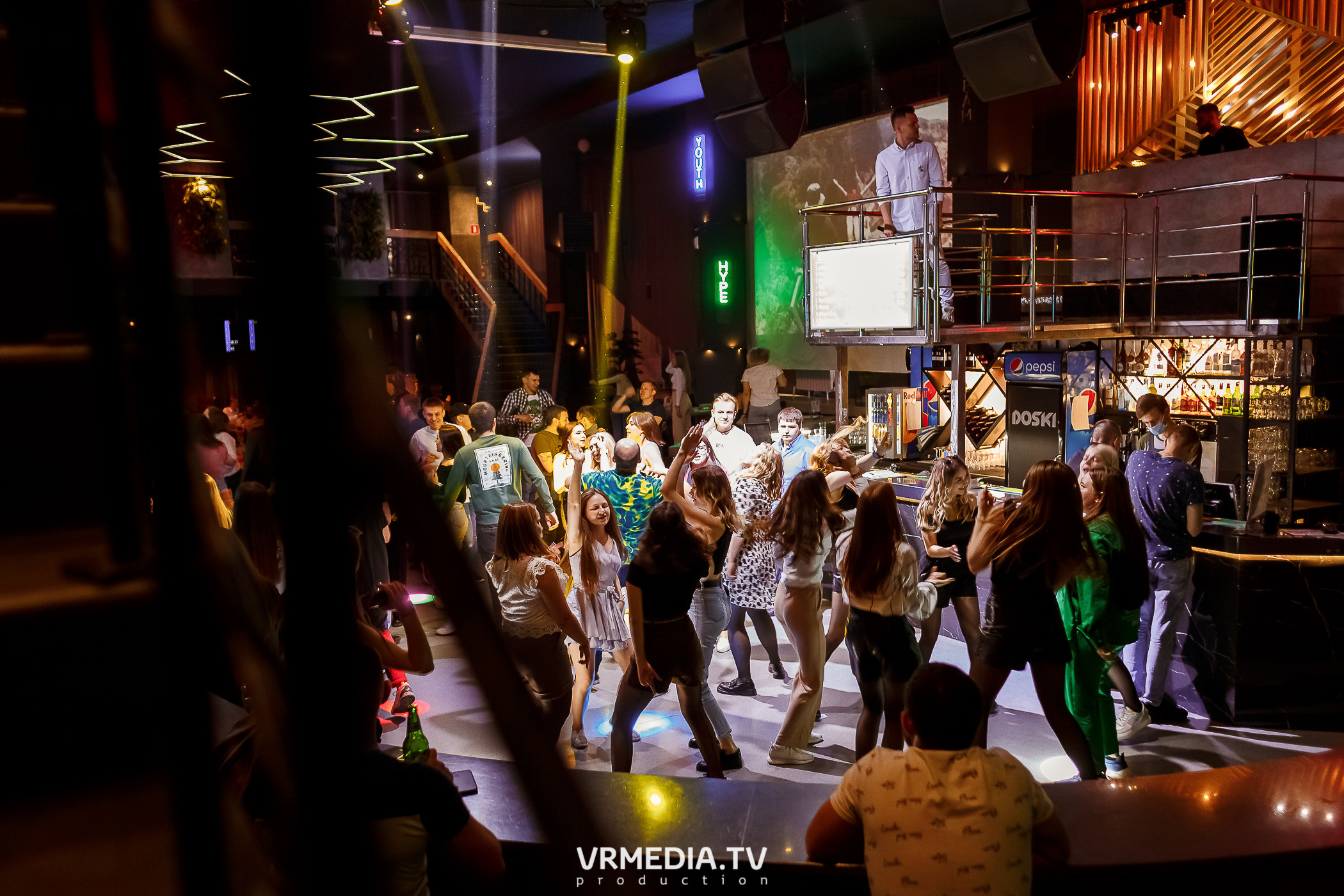 Выходные в баре «DOSKI»