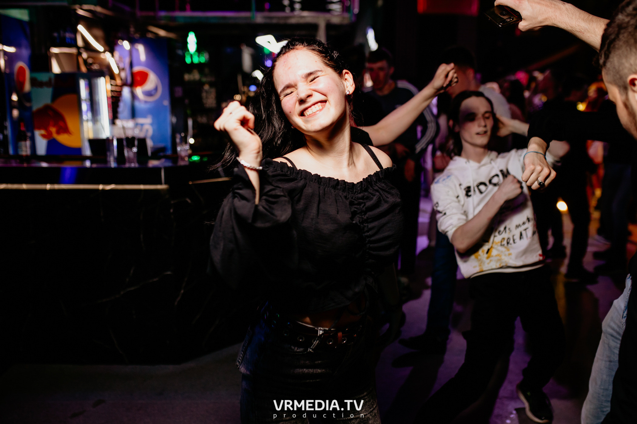 Выходные в баре «DOSKI»