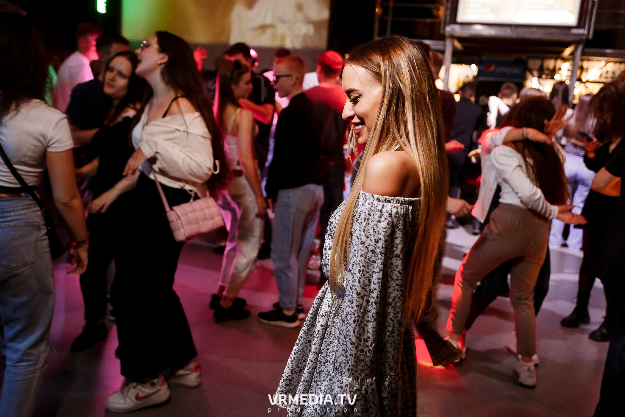 Выходные в баре «DOSKI»