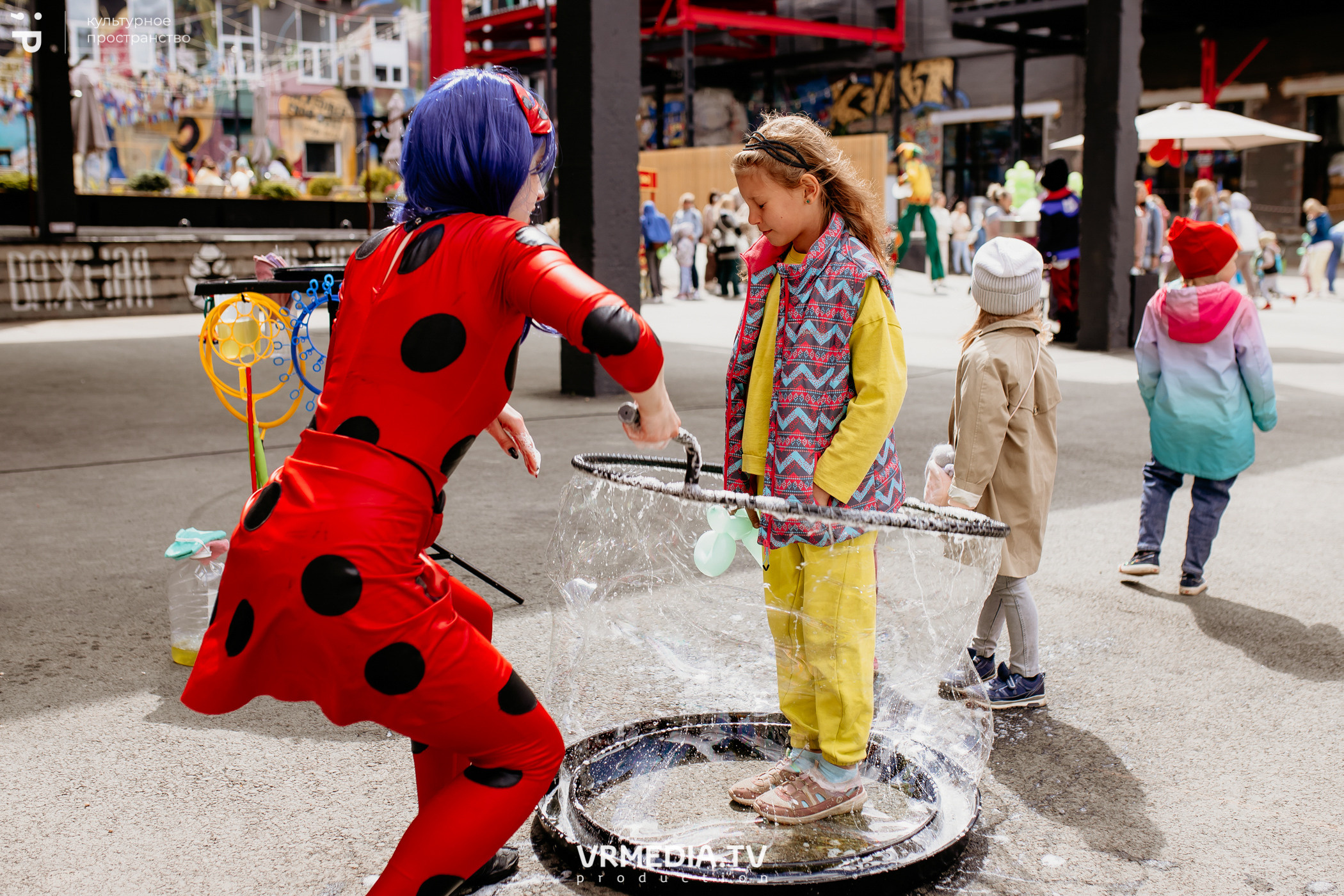 ВСТРЕЧАЙ ЛЕТО С DETISKAZKA42 в культурном пространстве «Редакция»