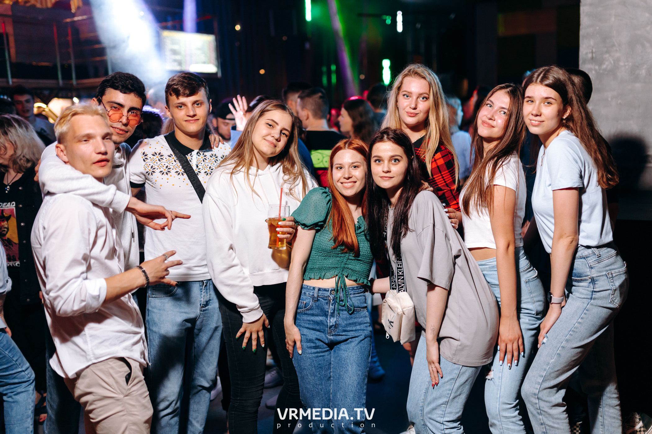 Выходные в баре «DOSKI»