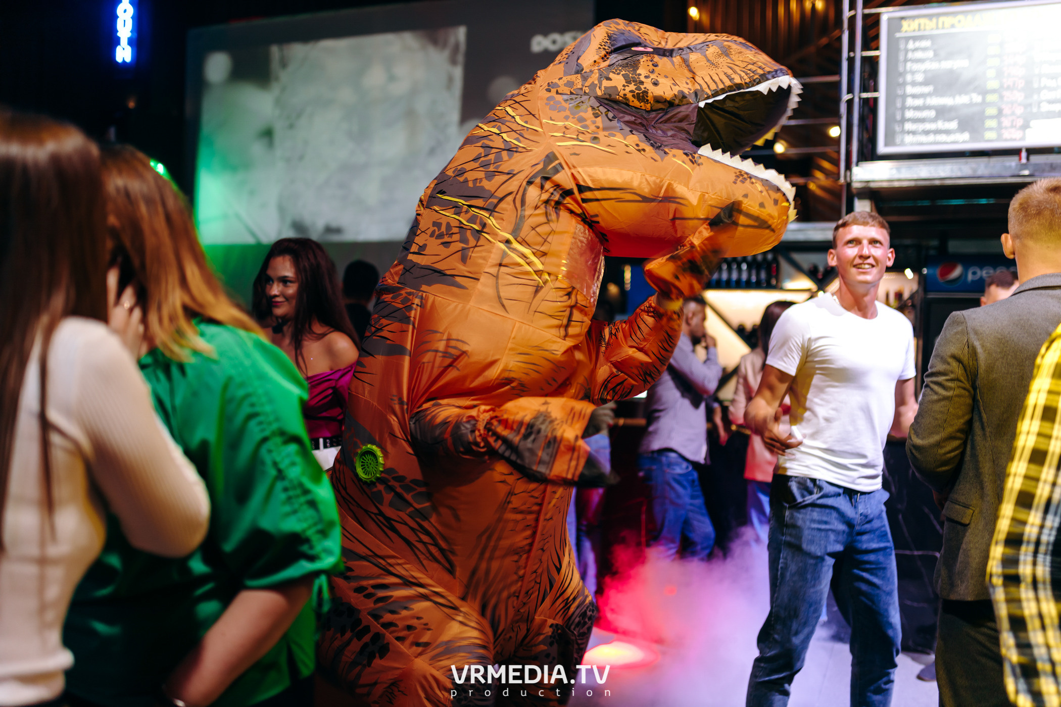 Выходные в баре «DOSKI»