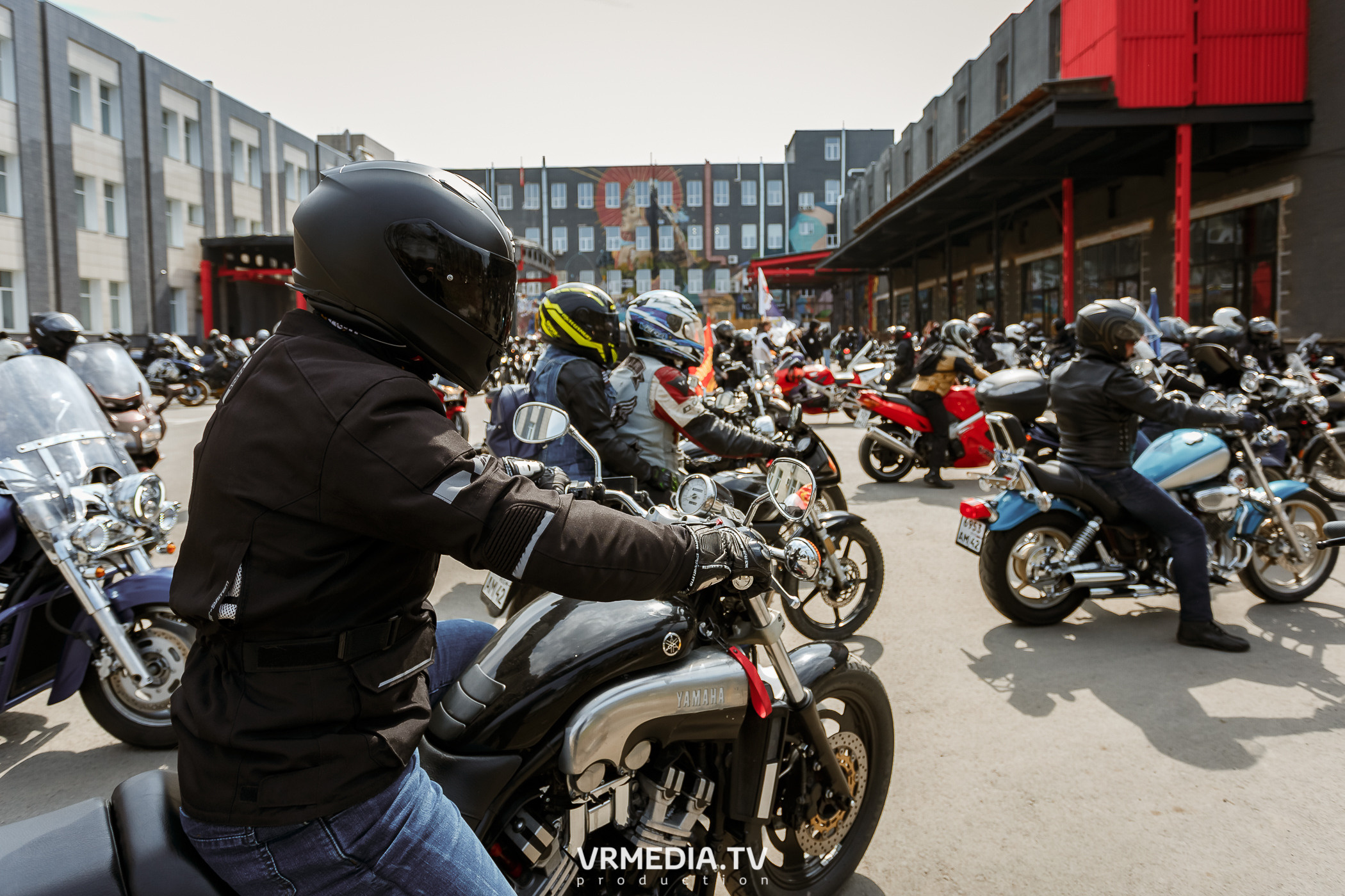 Открытие кемеровского мотосезона в культурном пространстве «Редакция»