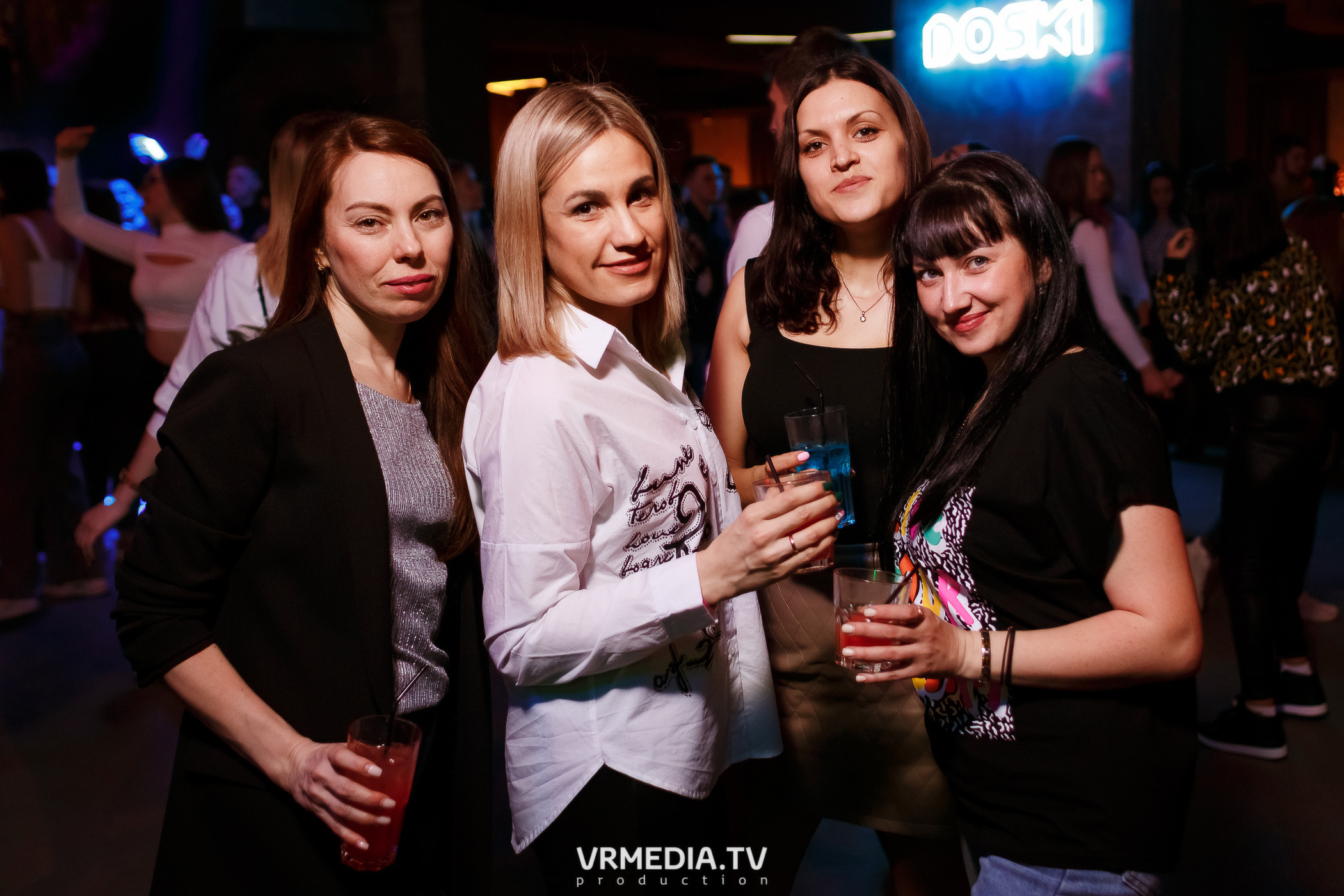 Выходные в баре «DOSKI»