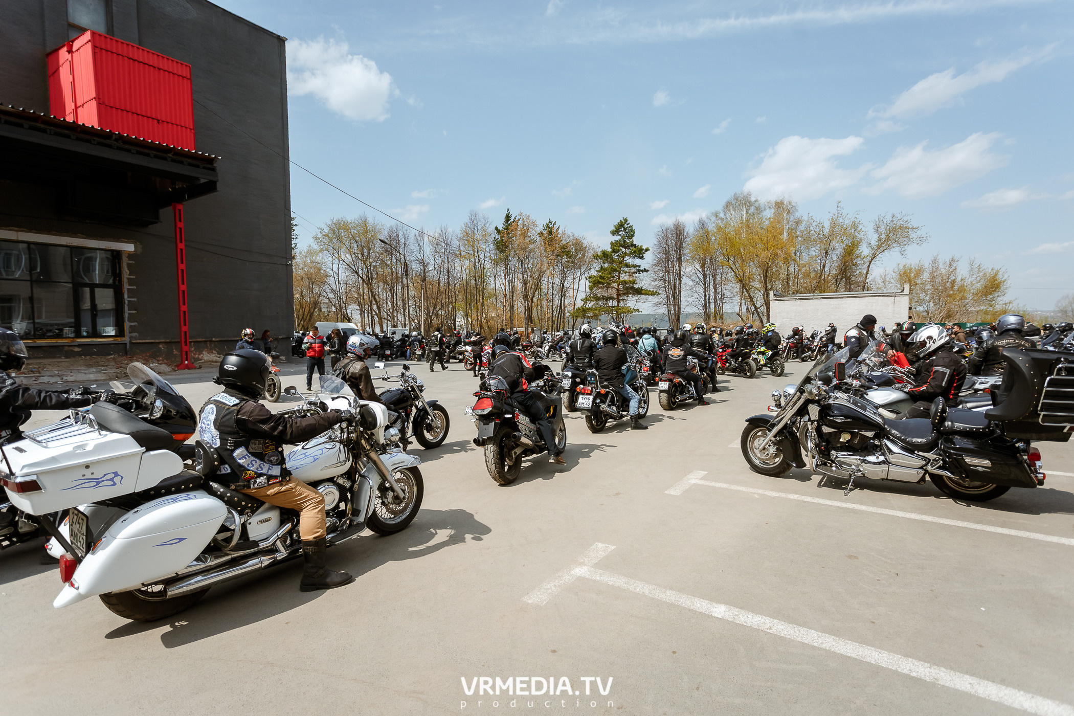 Открытие кемеровского мотосезона в культурном пространстве «Редакция»