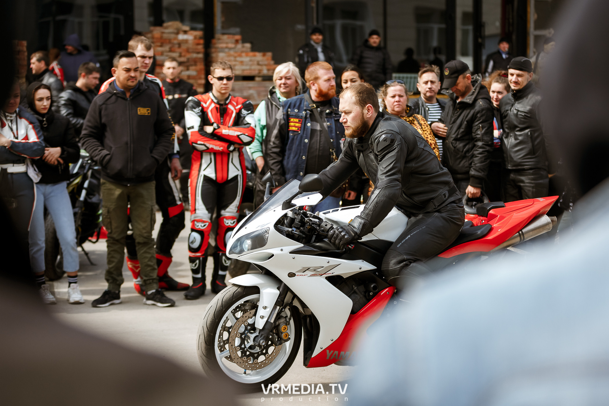 Открытие кемеровского мотосезона в культурном пространстве «Редакция»