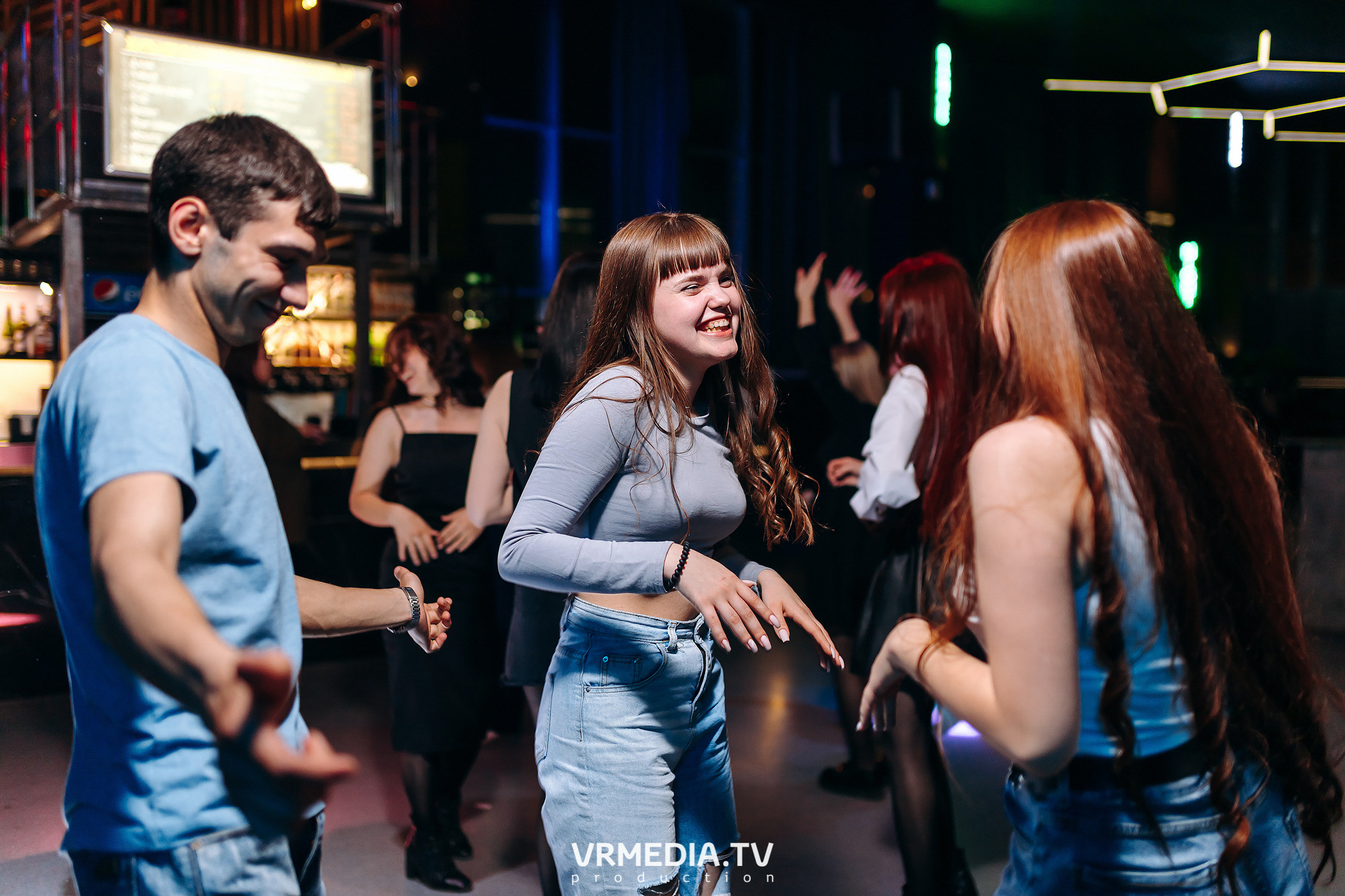 Выходные в баре «DOSKI»