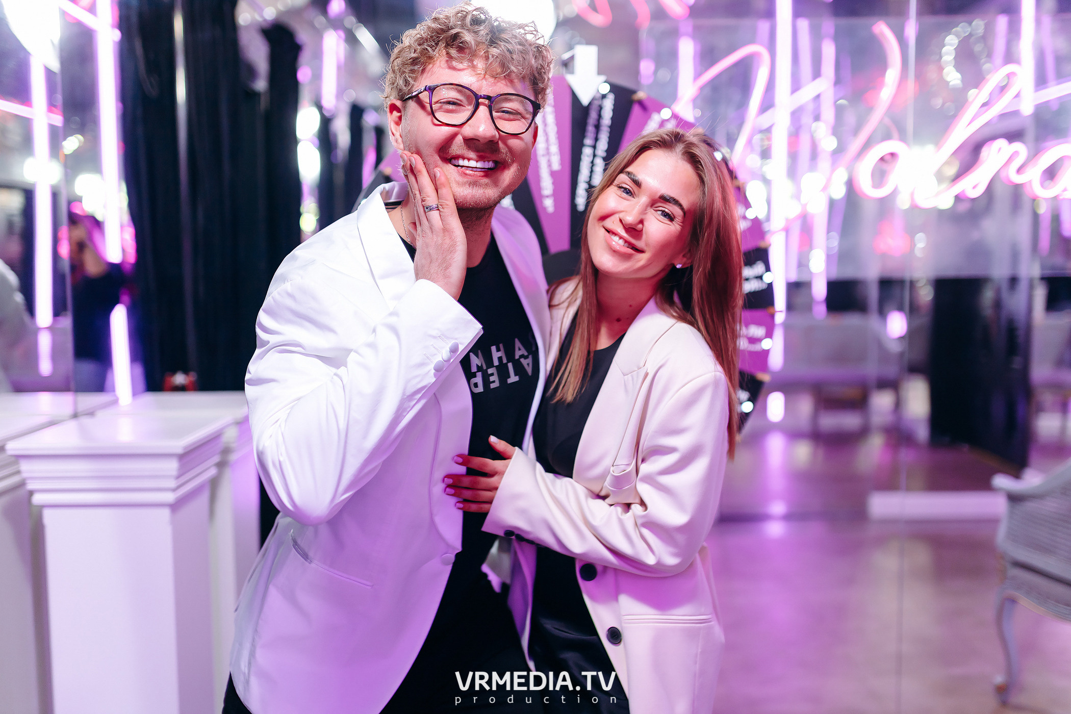 Колесо фортуны в караоке-баре «Volna»