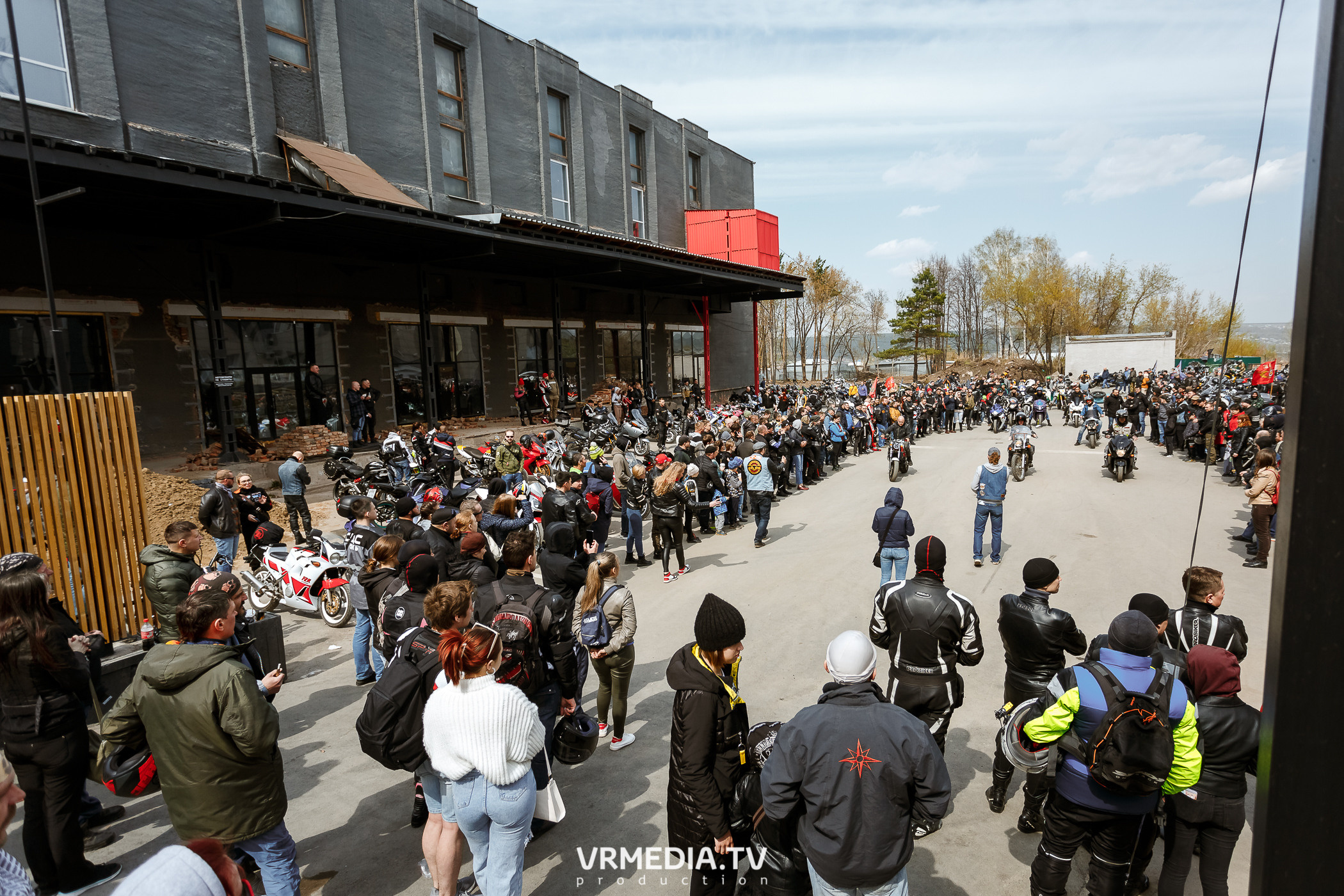 Открытие кемеровского мотосезона в культурном пространстве «Редакция»