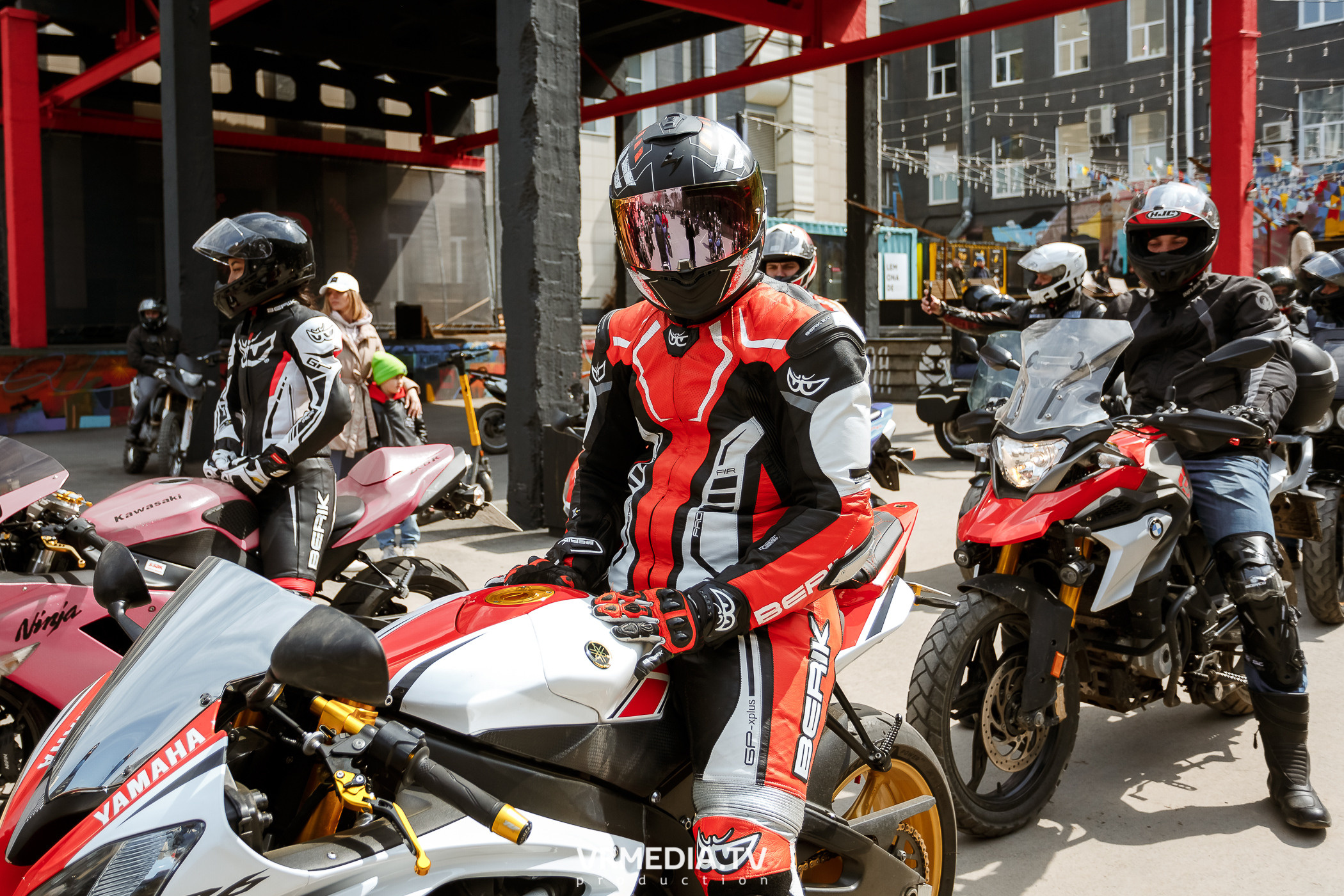 Открытие кемеровского мотосезона в культурном пространстве «Редакция»