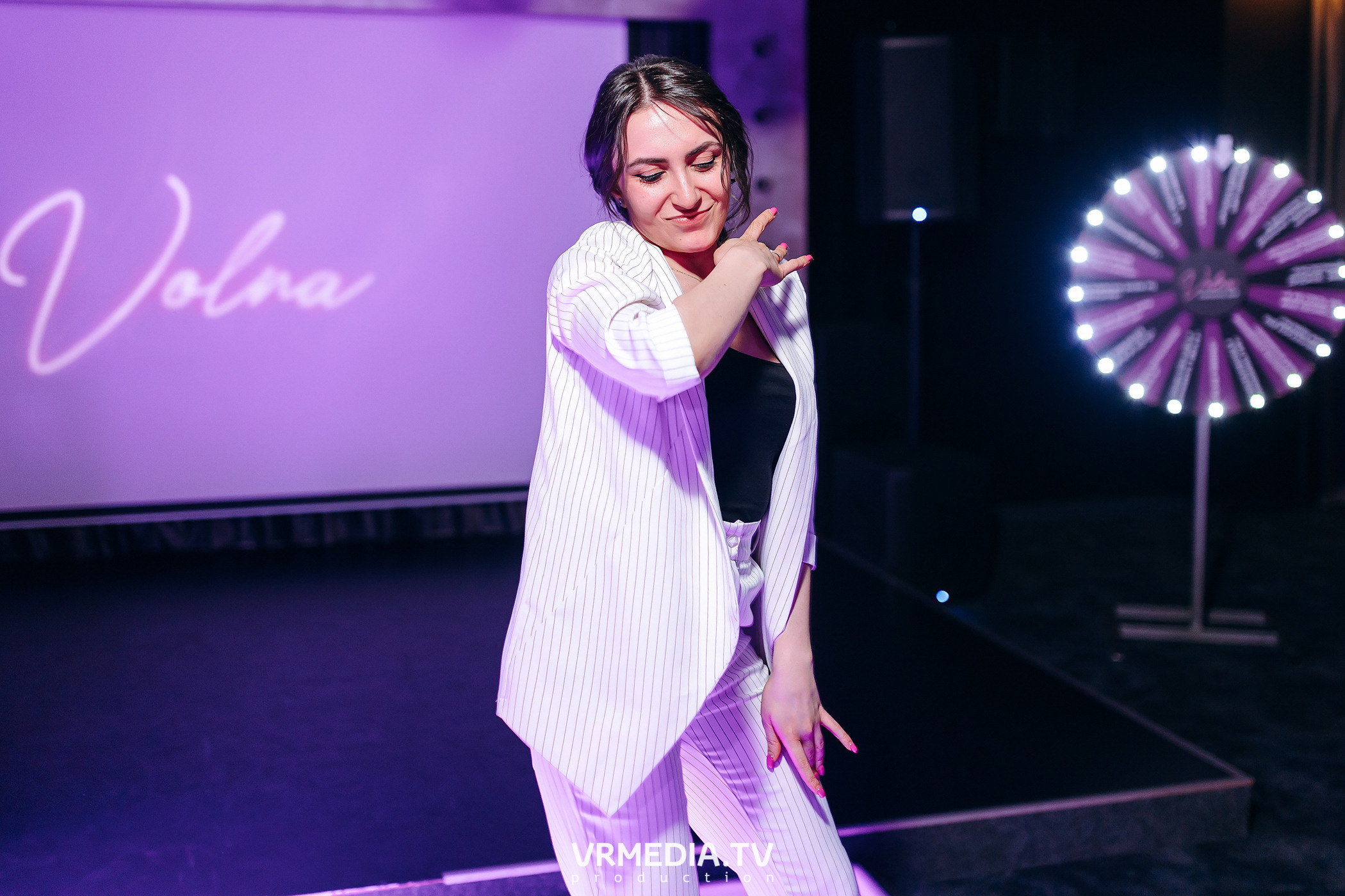 Колесо Фортуны в караоке-баре «Volna»