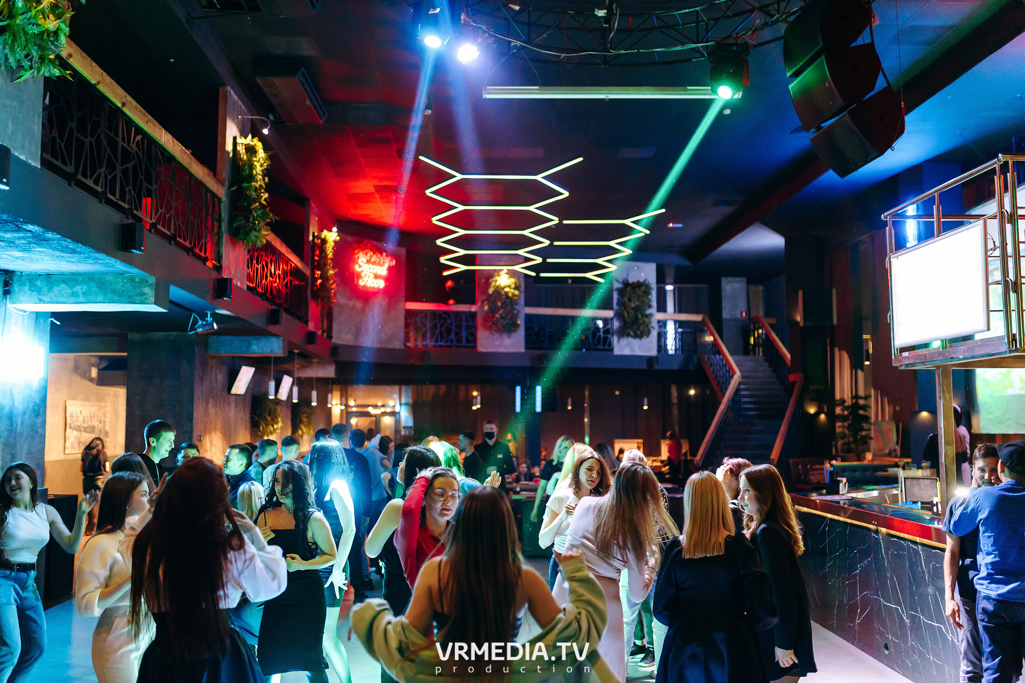 Выходные в баре «DOSKI»