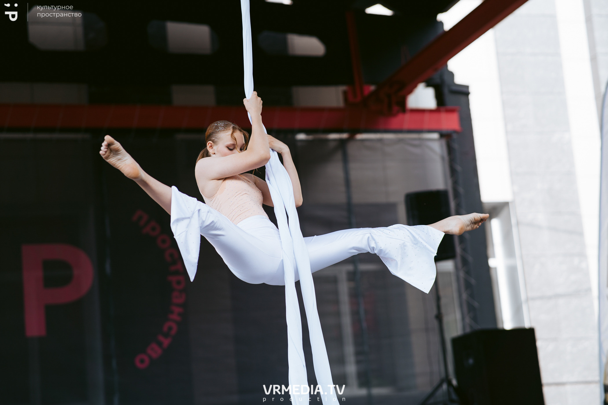 Летний арт-фестиваль SKYLINE в культурном пространстве «Редакция»