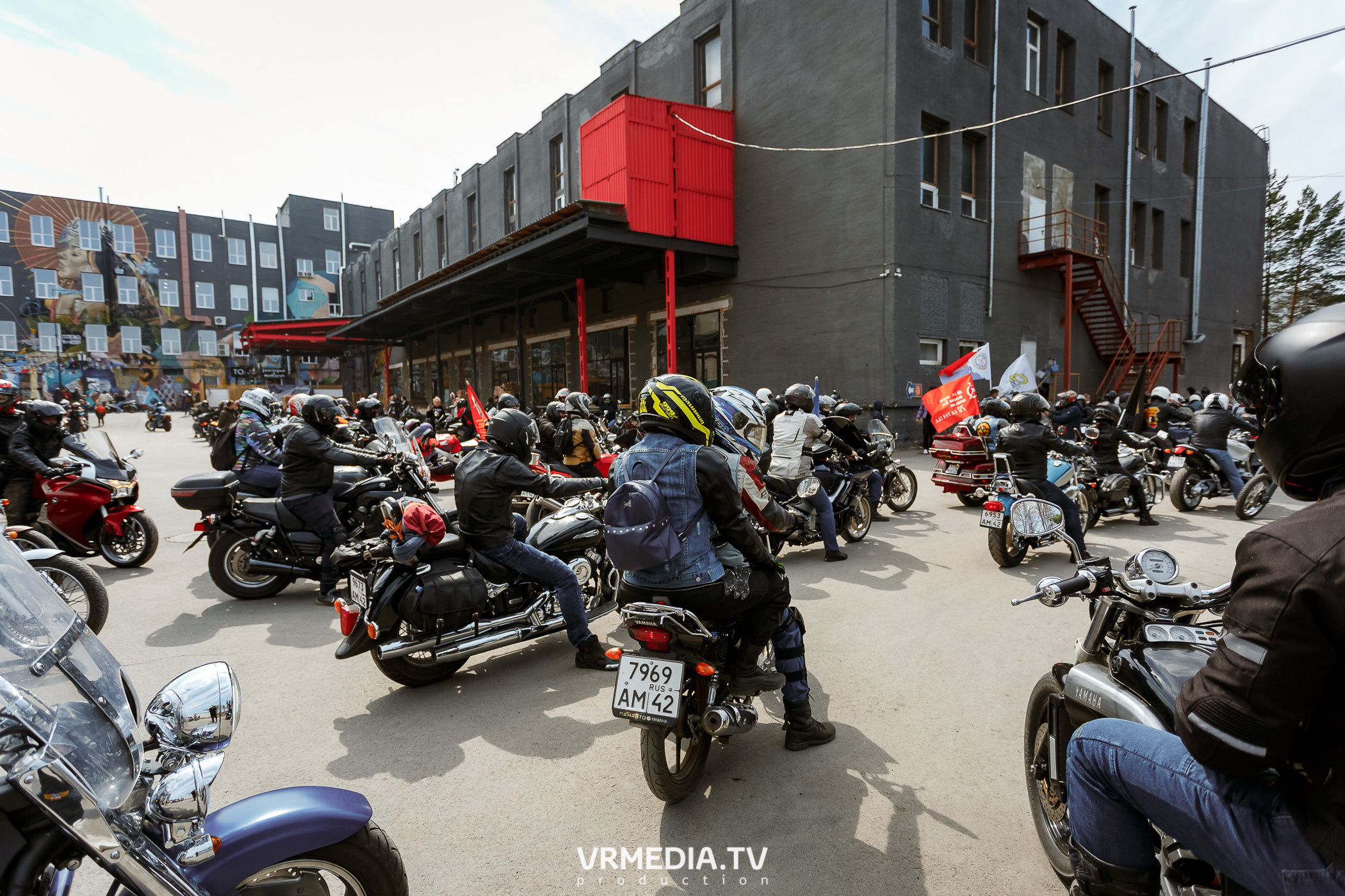 Открытие кемеровского мотосезона в культурном пространстве «Редакция»