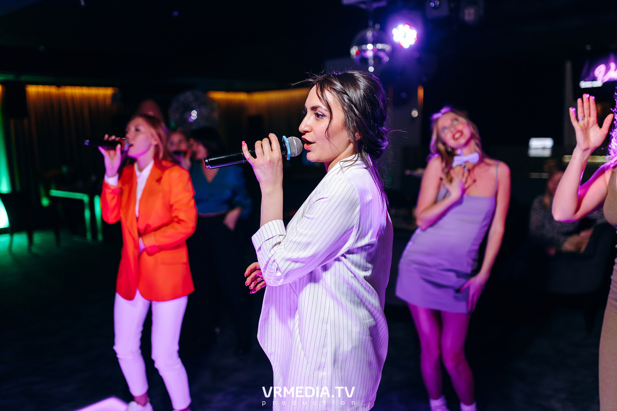 Колесо Фортуны в караоке-баре «Volna»