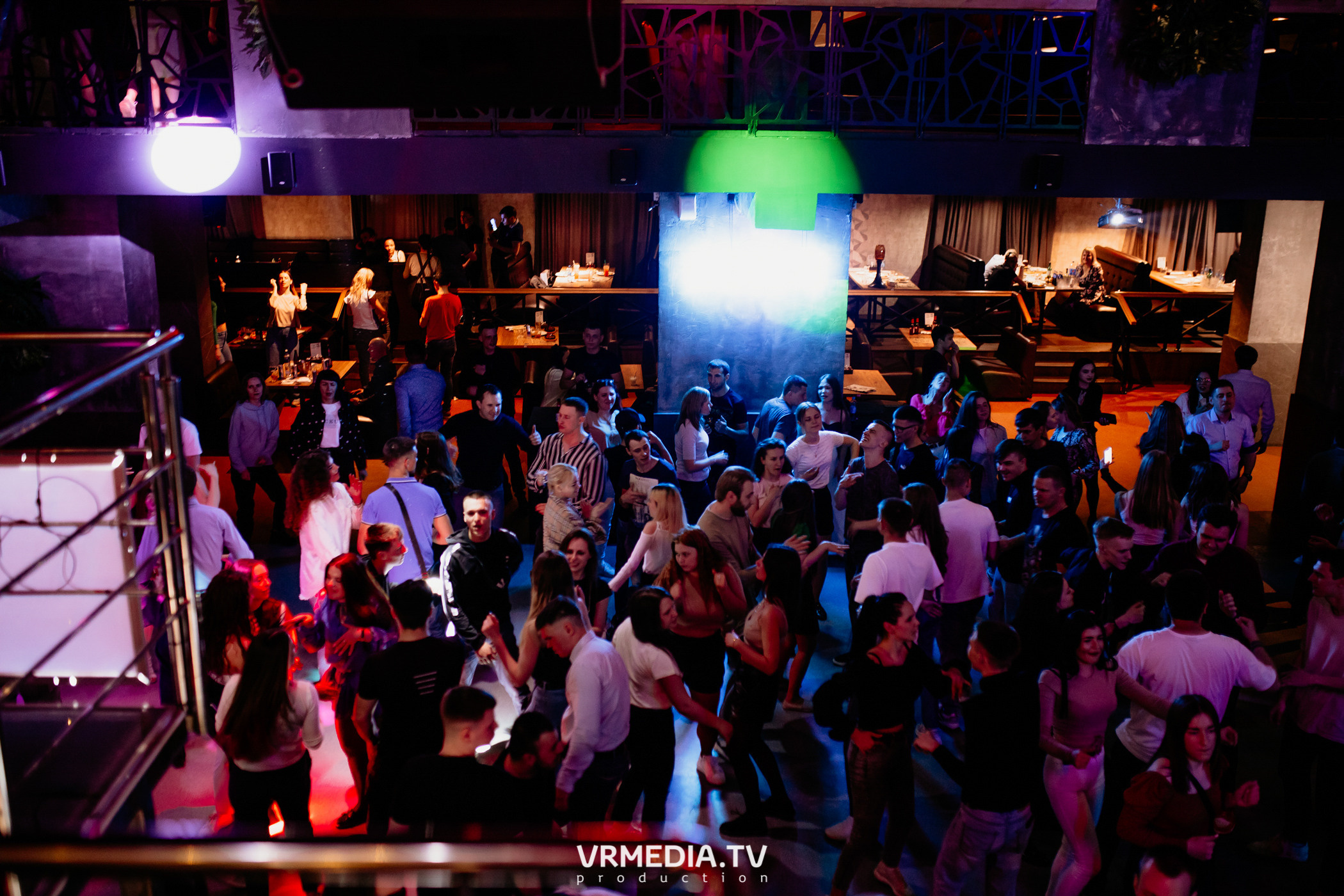 Выходные в баре «DOSKI»