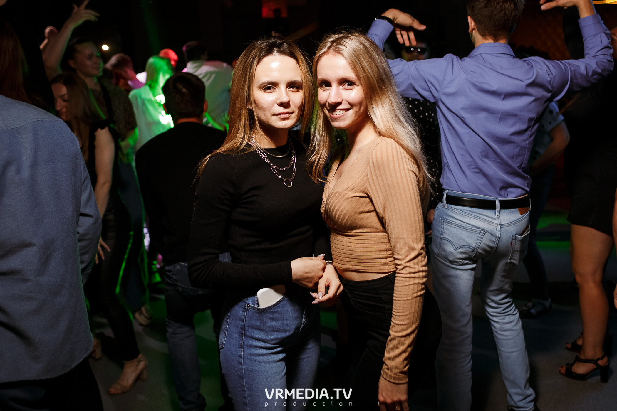 Выходные в баре «DOSKI»