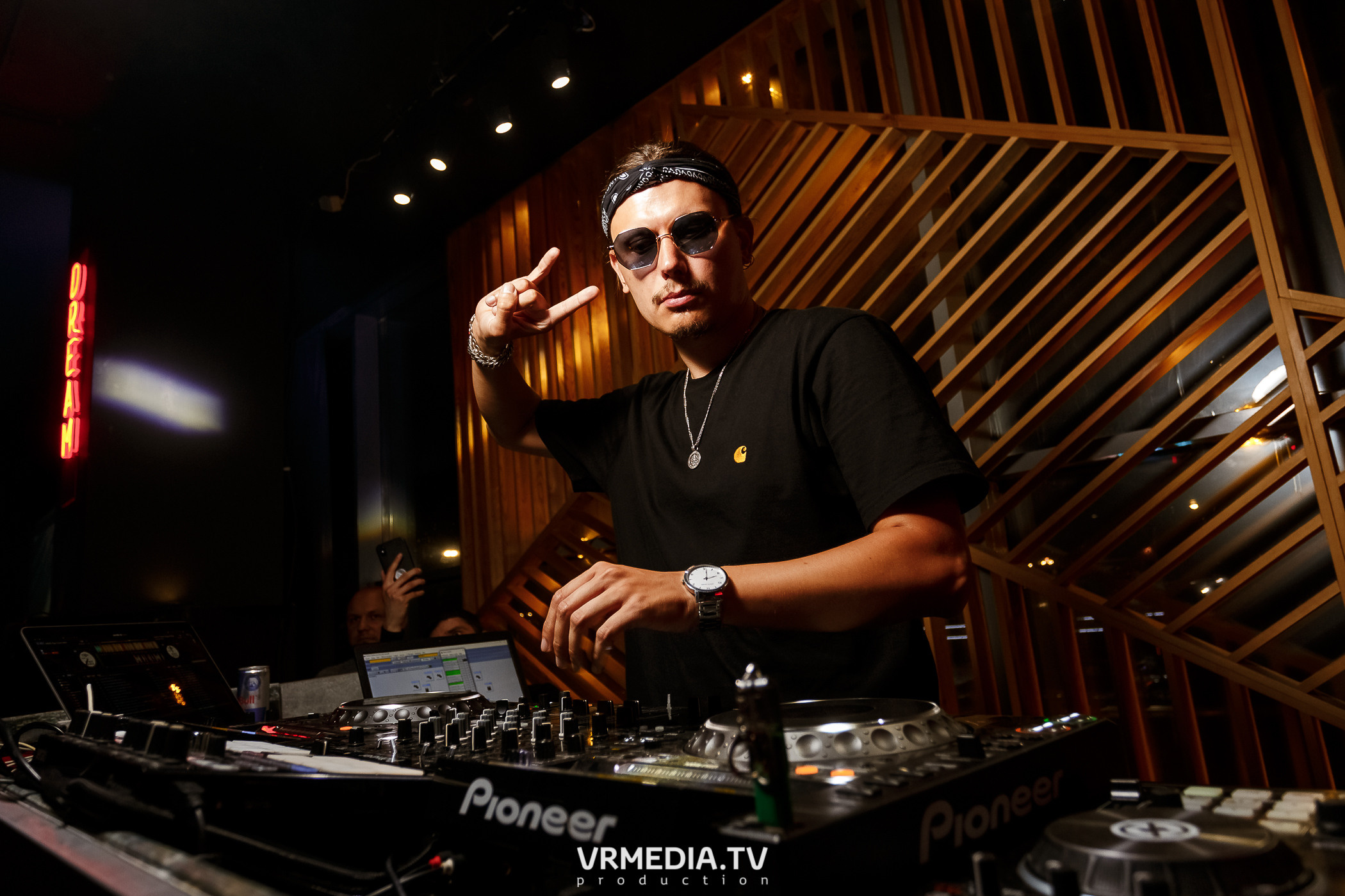 Выходные в баре «DOSKI»