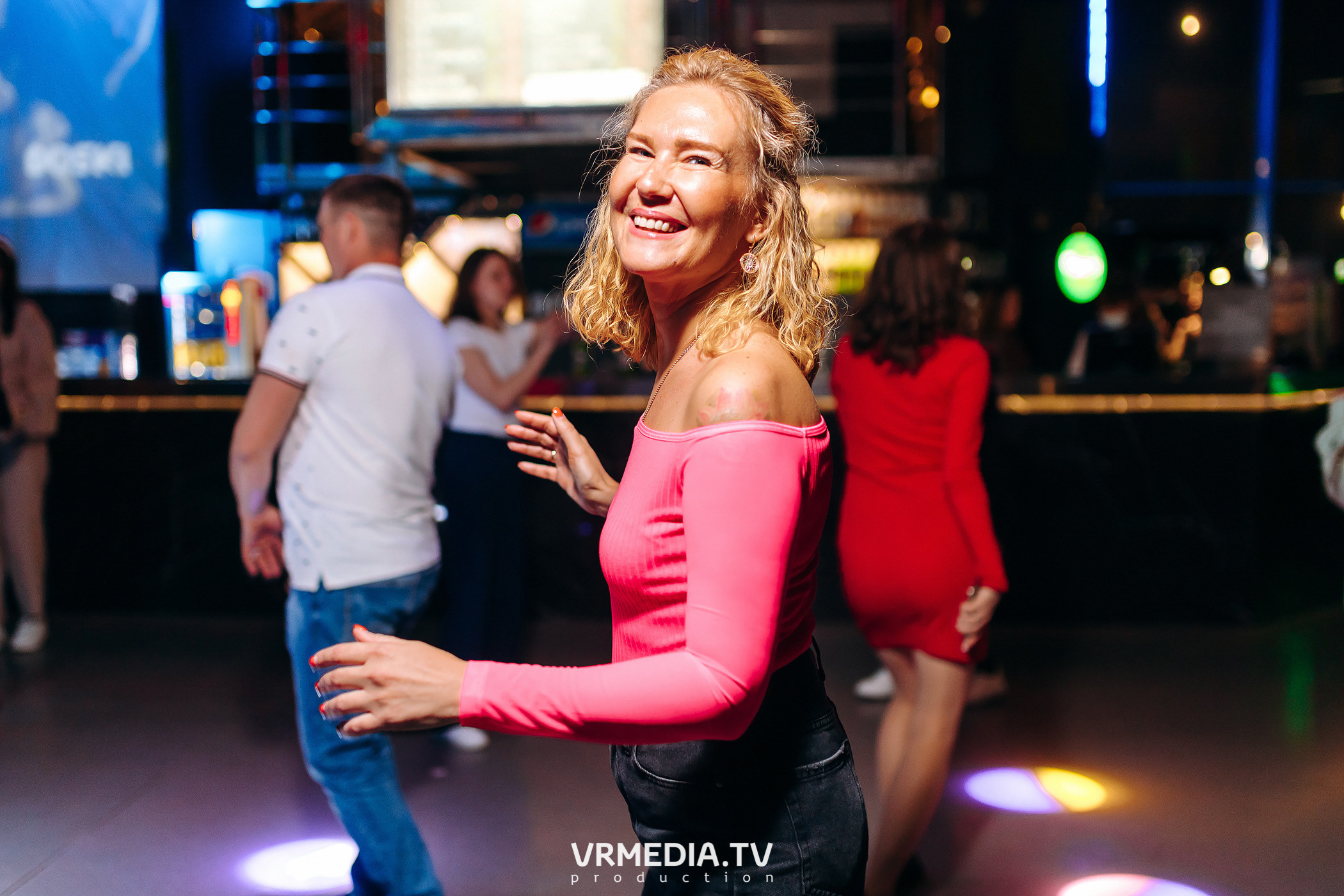 Выходные в баре «DOSKI»