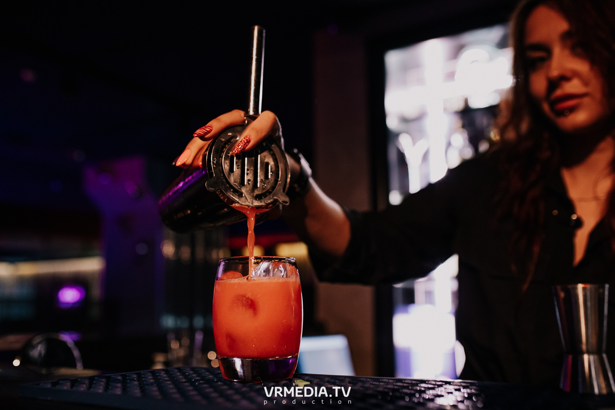 Пятничная вечеринка в караоке-баре «Volna»