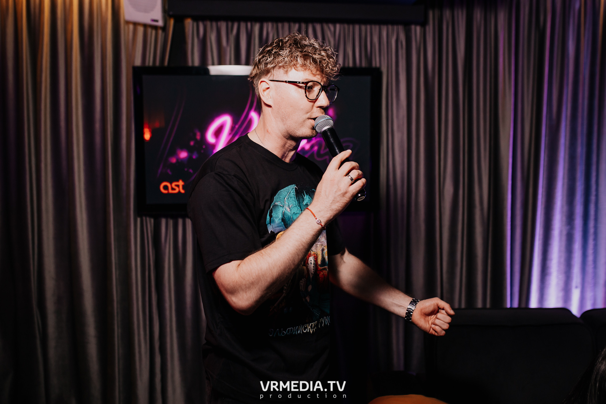 Русский рок в караоке-баре «Volna»