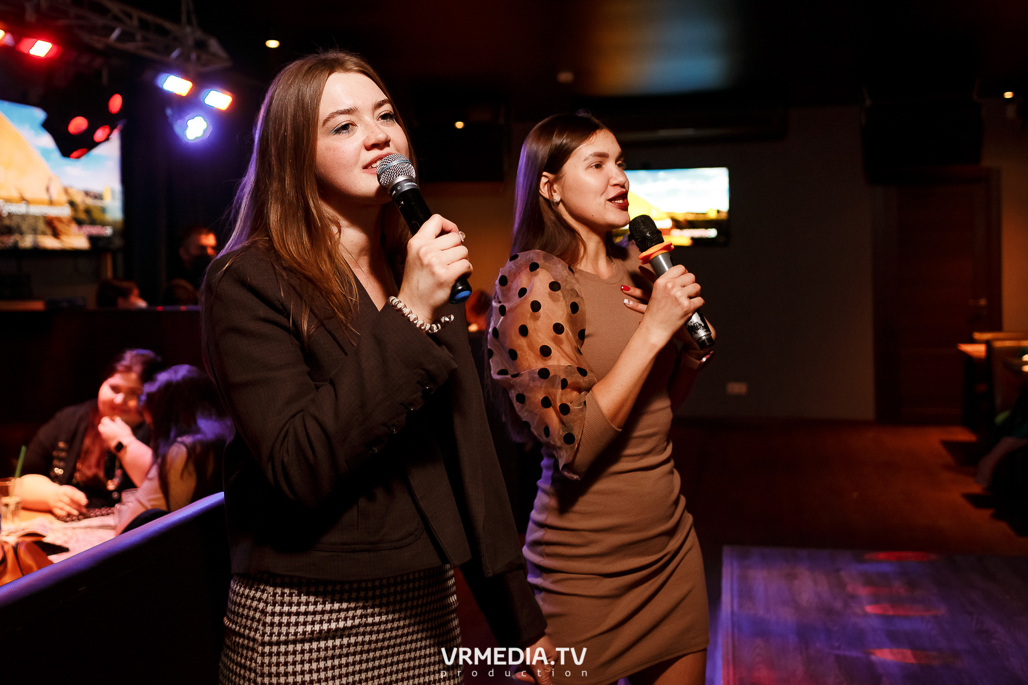 Выходные в баре «DOSKI»