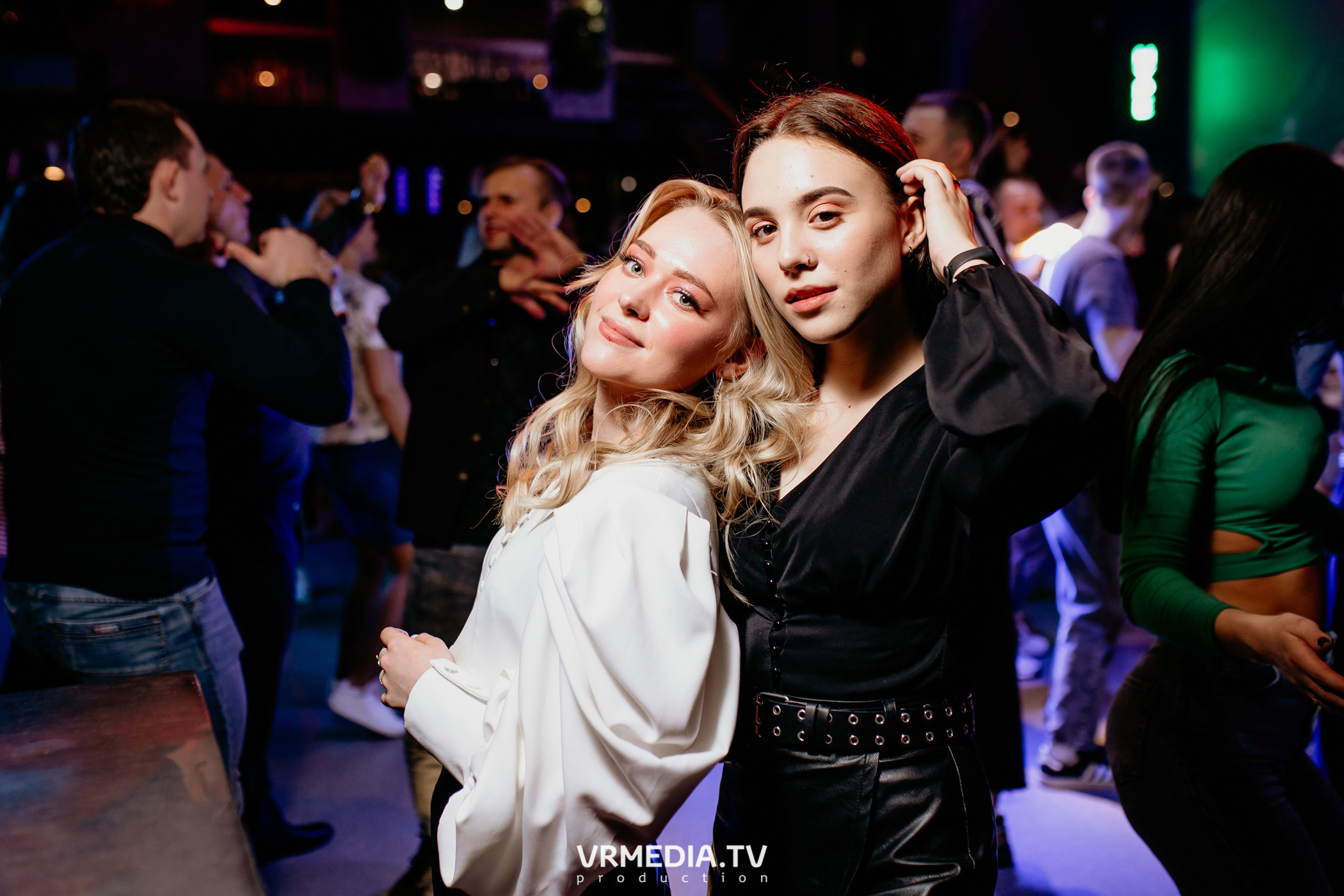 Выходные в баре «DOSKI»