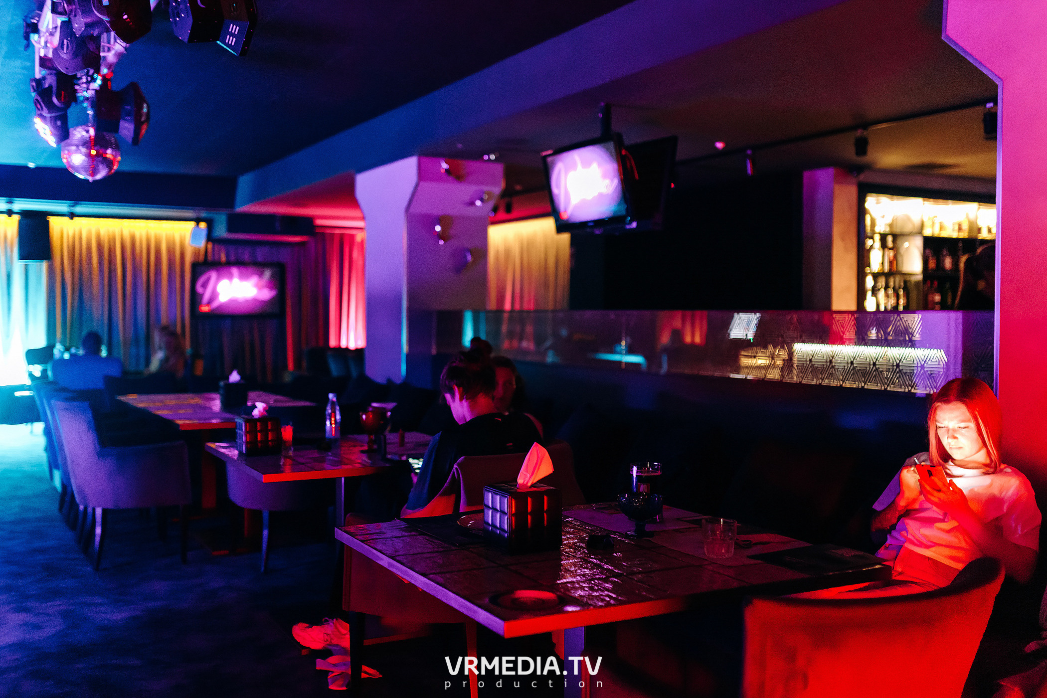 Золотая пятница в караоке-баре «Volna»