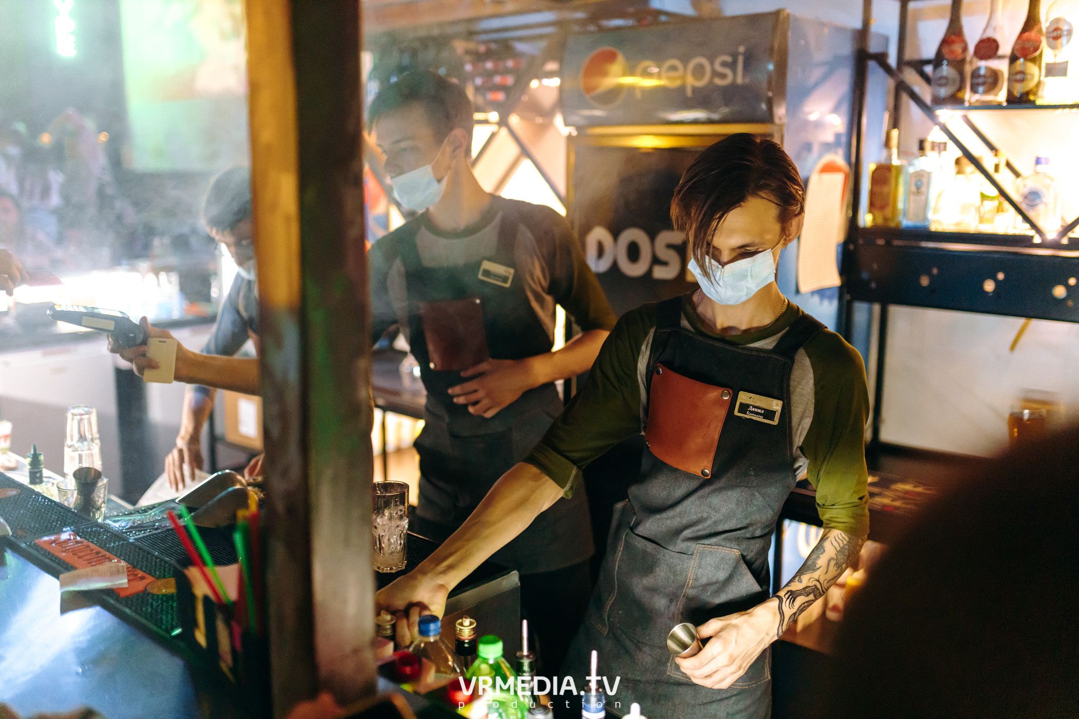 Выходные в баре «DOSKI»