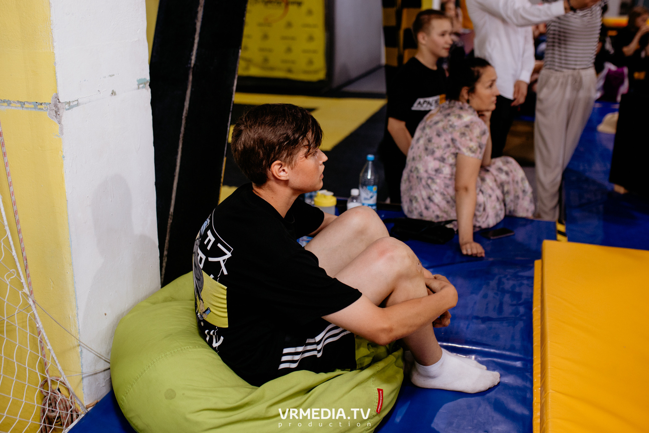 Соревнования по прыжкам на батуте в «Apache Jump»