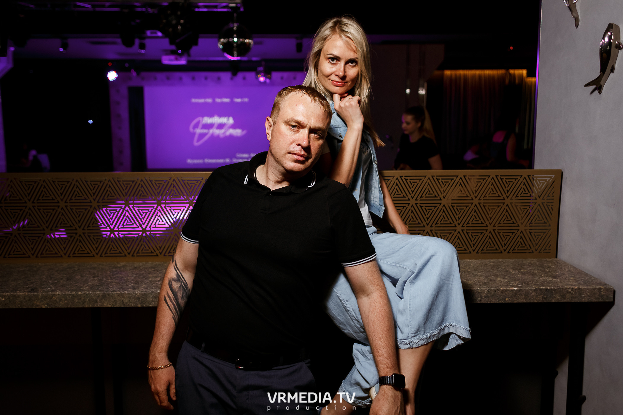 Золотая пятница. Вечеринка 90х в караоке-баре «Volna»