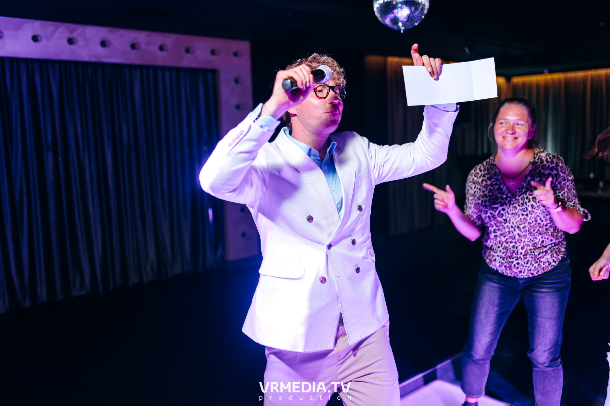 Love is… в караоке-баре «Volna»