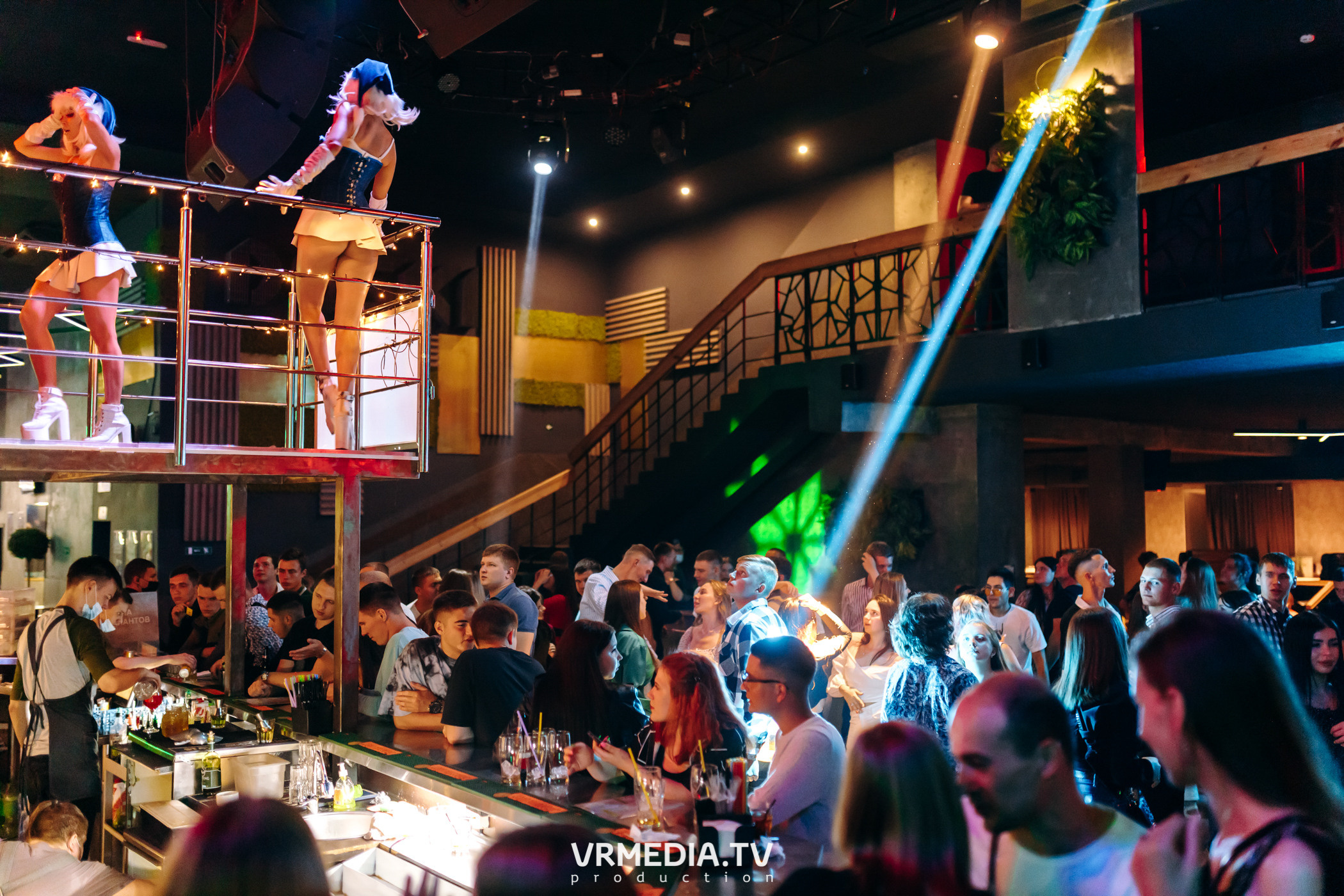 Новогодние корпоративы в баре «DOSKI»