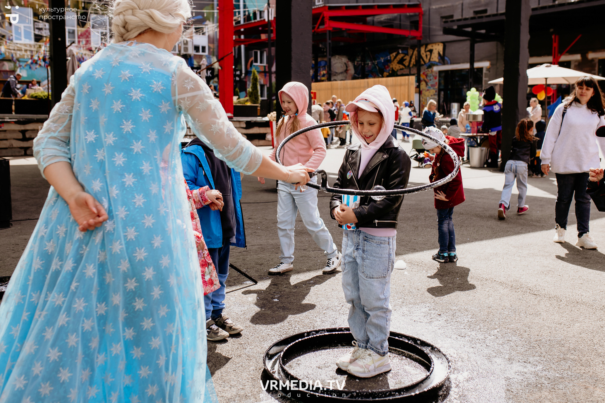 ВСТРЕЧАЙ ЛЕТО С DETISKAZKA42 в культурном пространстве «Редакция»