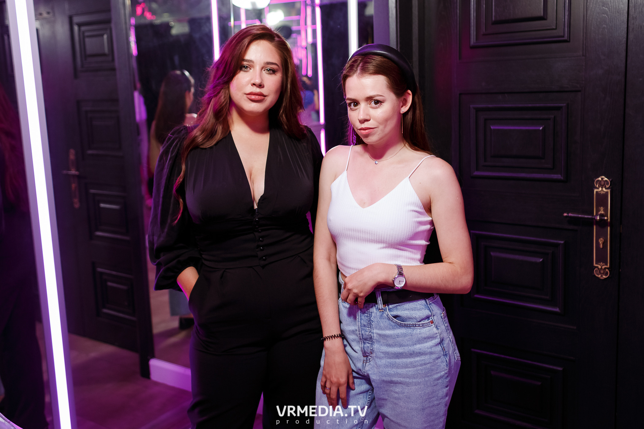 Золотая пятница. Вечеринка 90х в караоке-баре «Volna»