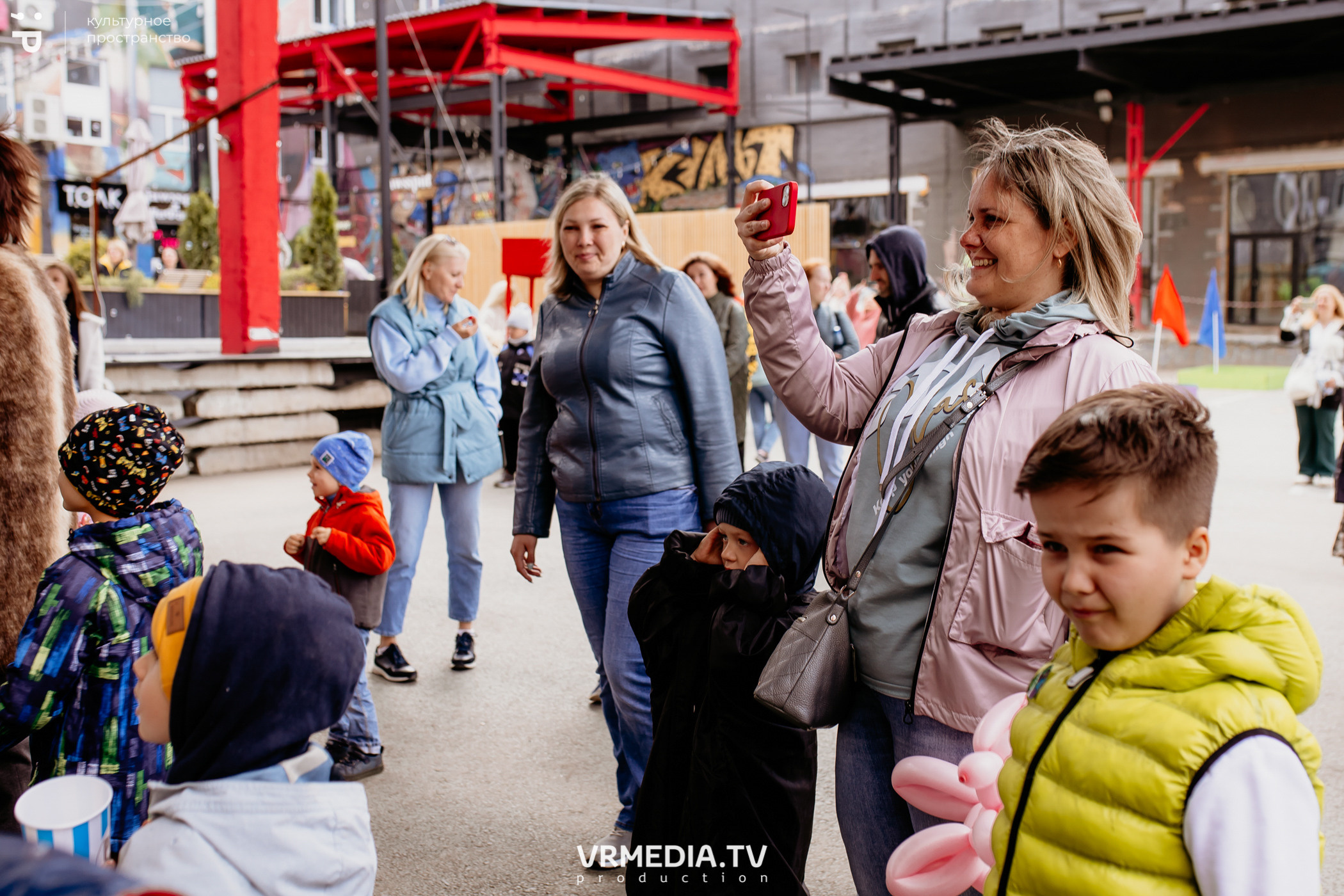 ВСТРЕЧАЙ ЛЕТО С DETISKAZKA42 в культурном пространстве «Редакция»