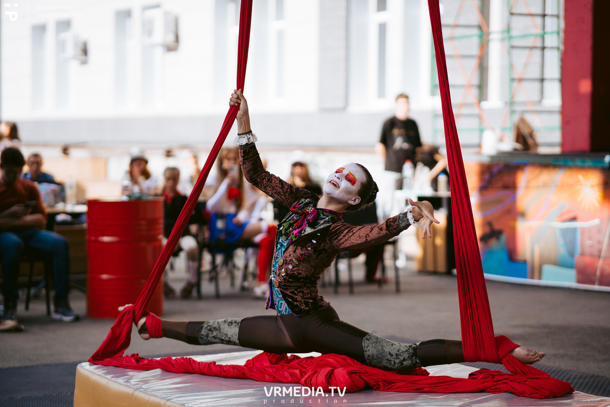 Летний арт-фестиваль SKYLINE в культурном пространстве «Редакция»