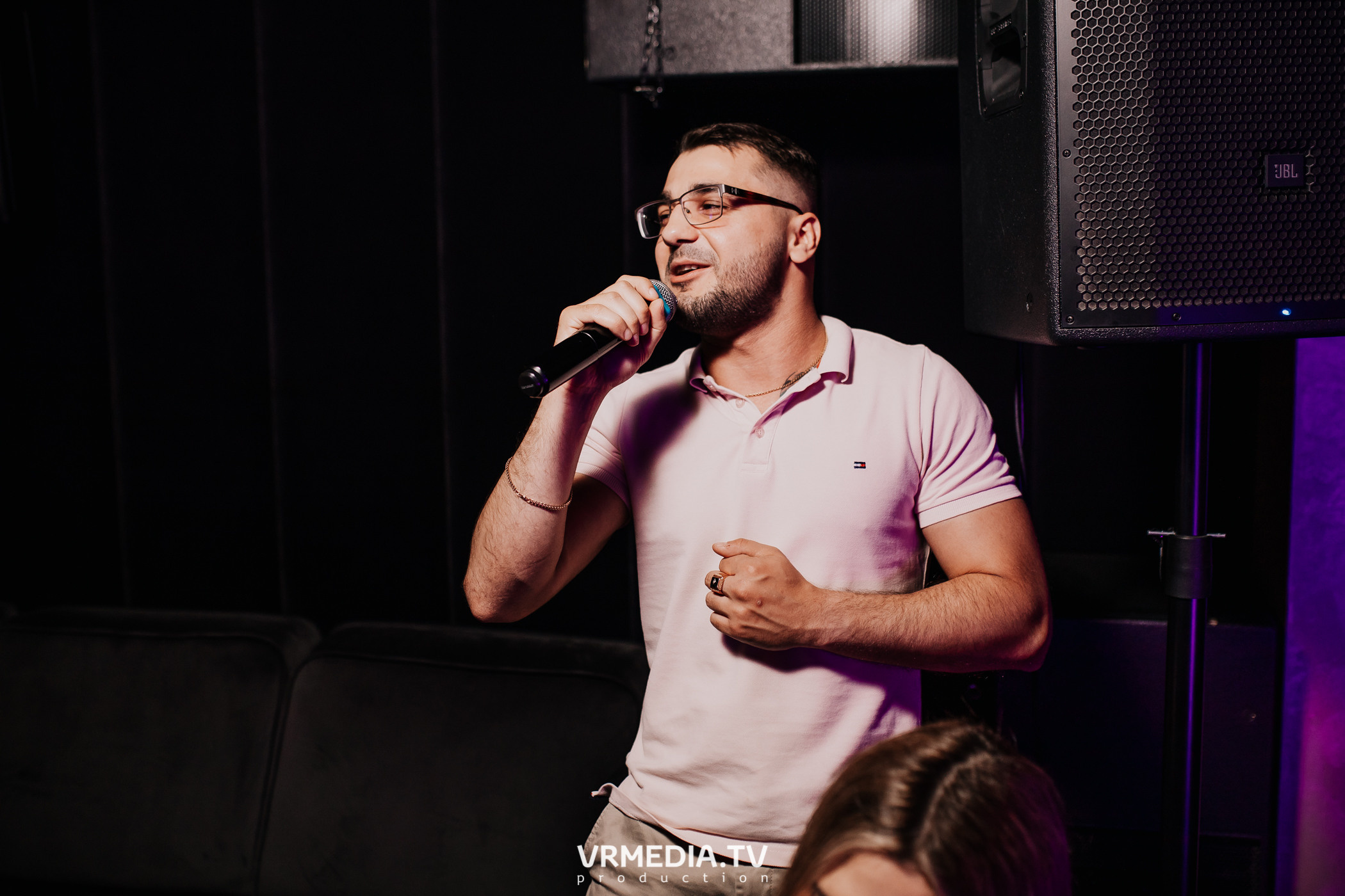 Пятничная вечеринка в караоке-баре «Volna»