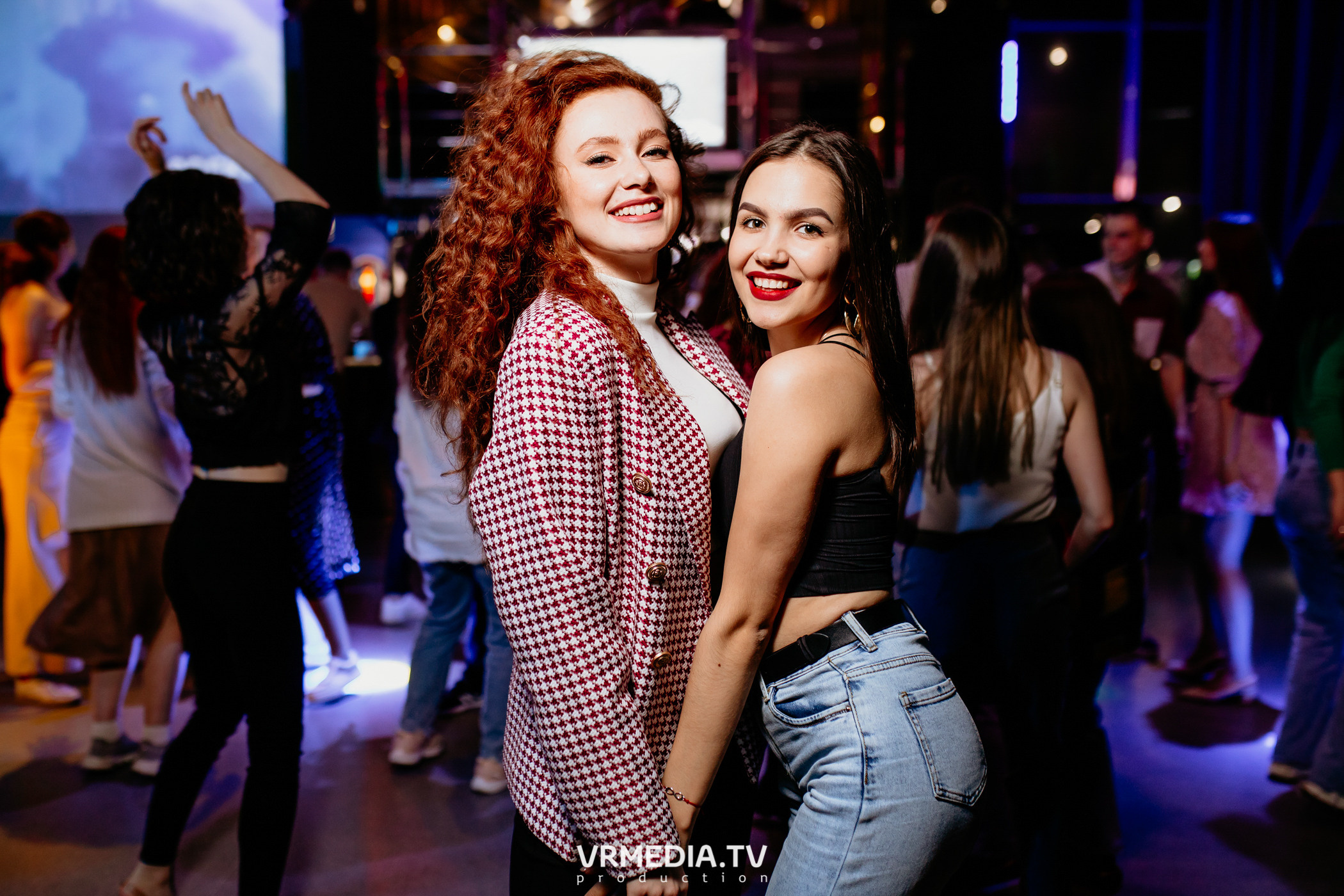 Выходные в баре «DOSKI»