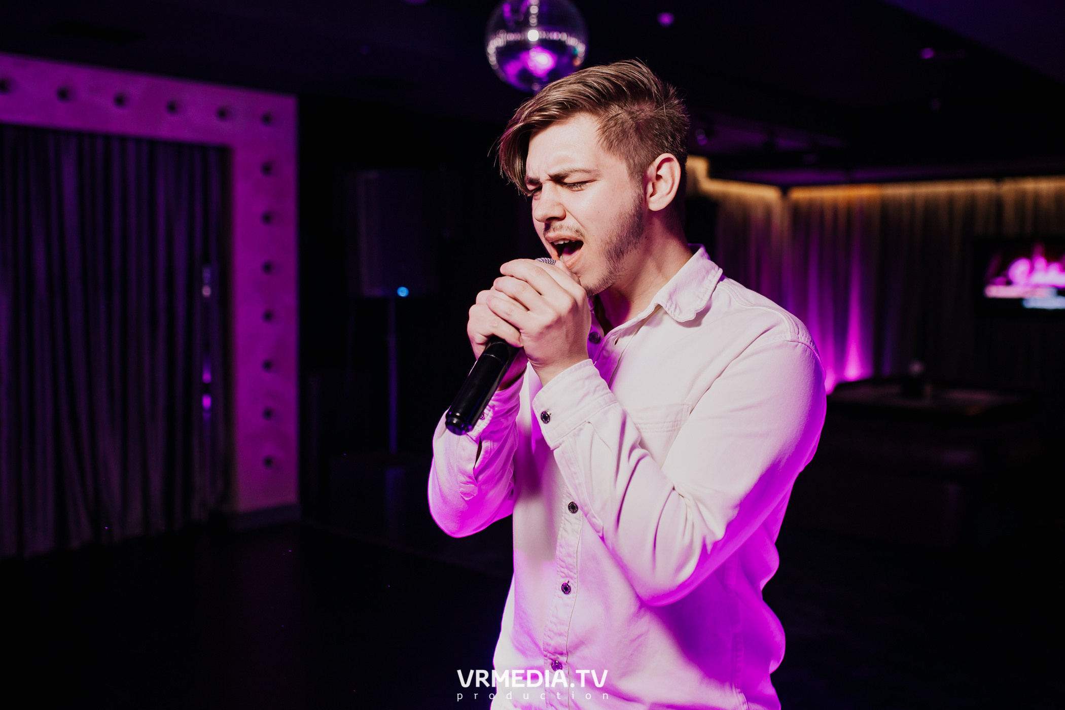 Русский рок в караоке-баре «Volna»