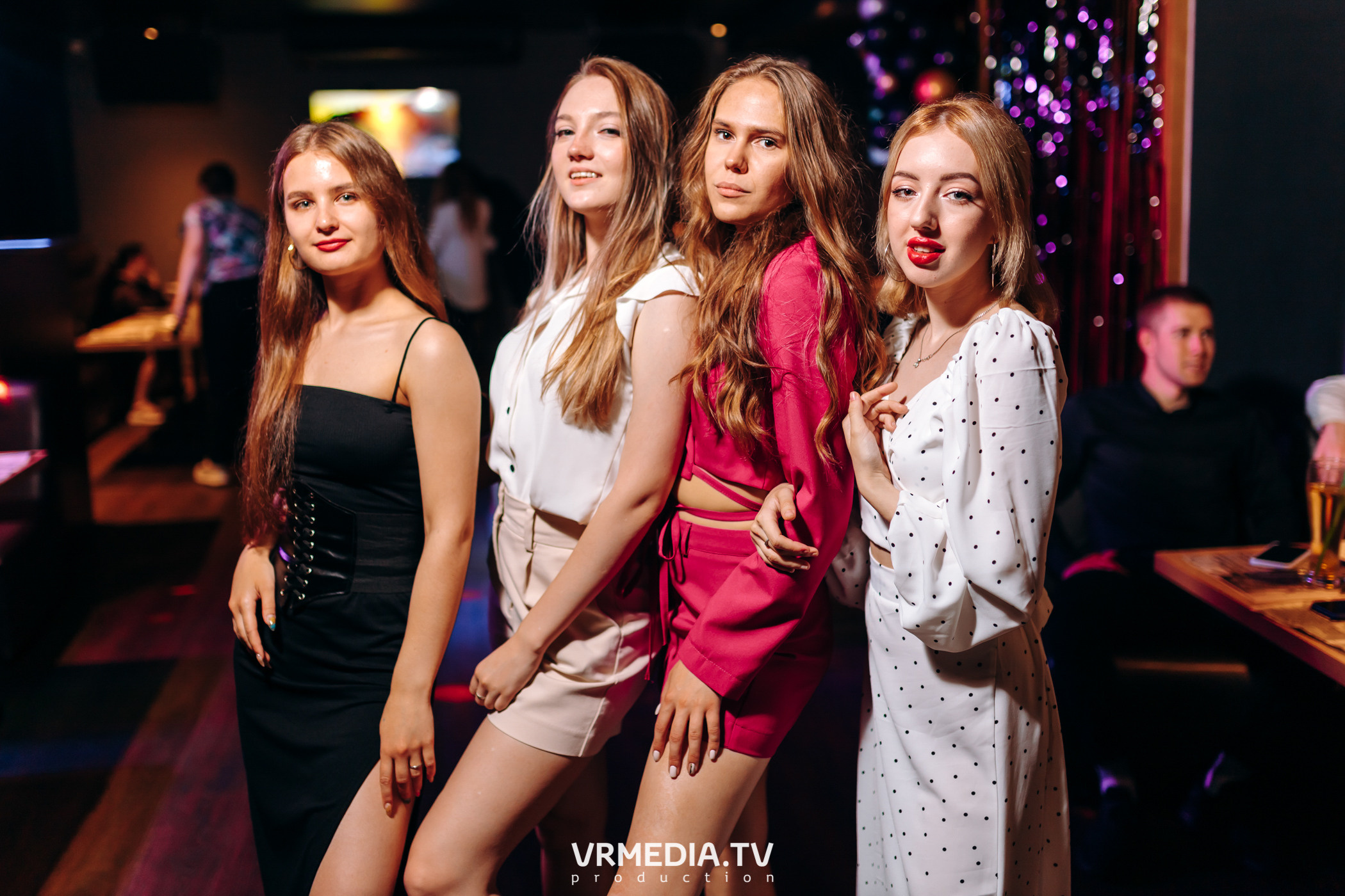 Выходные в баре «DOSKI»