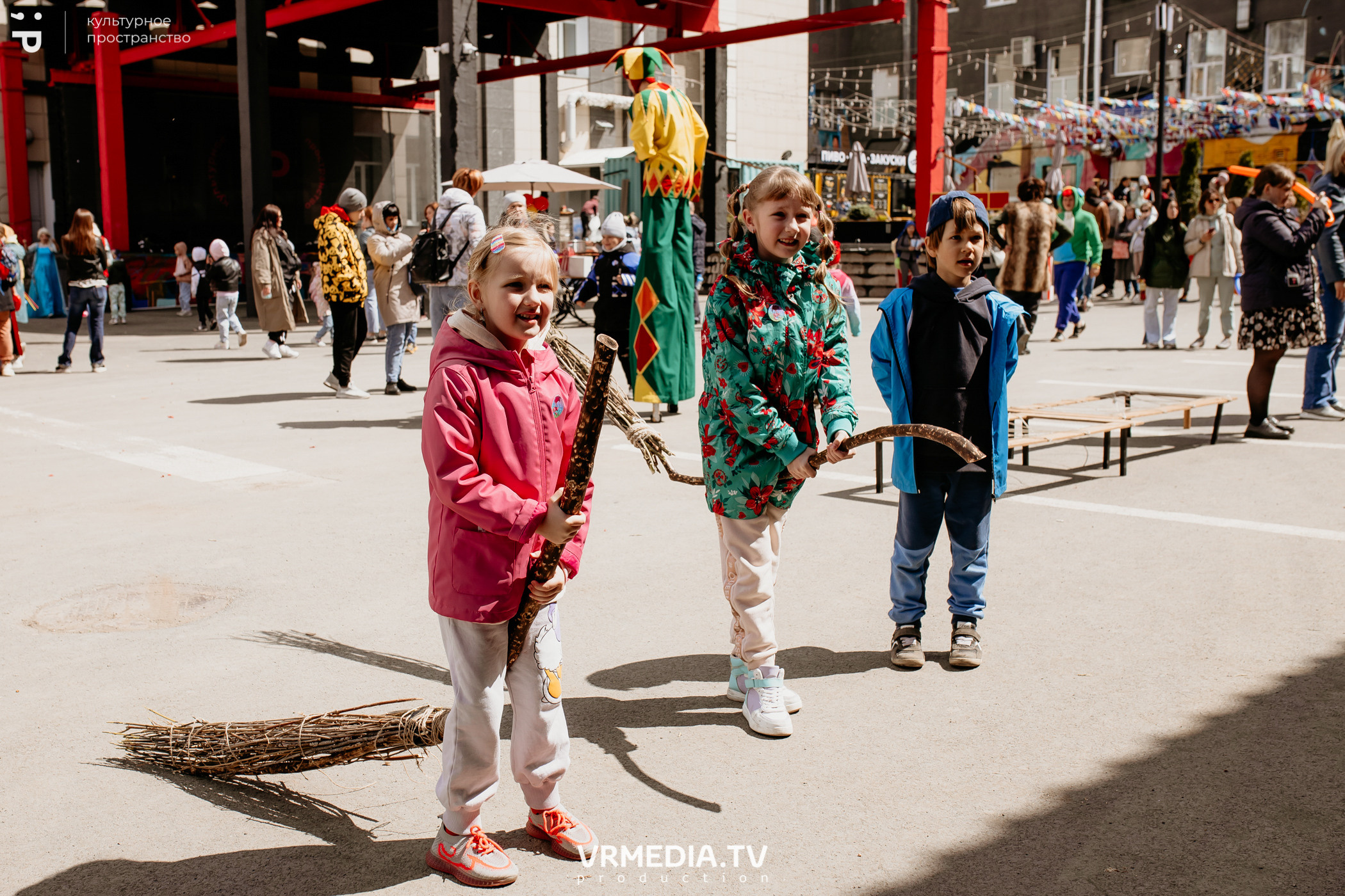 ВСТРЕЧАЙ ЛЕТО С DETISKAZKA42 в культурном пространстве «Редакция»